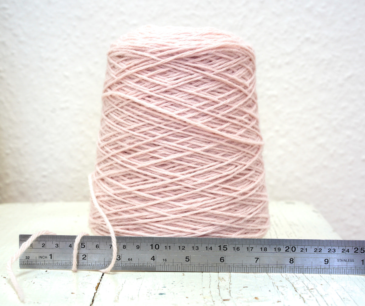 Pink Roses Woolies Lightest pink rose, 100% wool yarn for tufting gun - 505 – Yarn Home