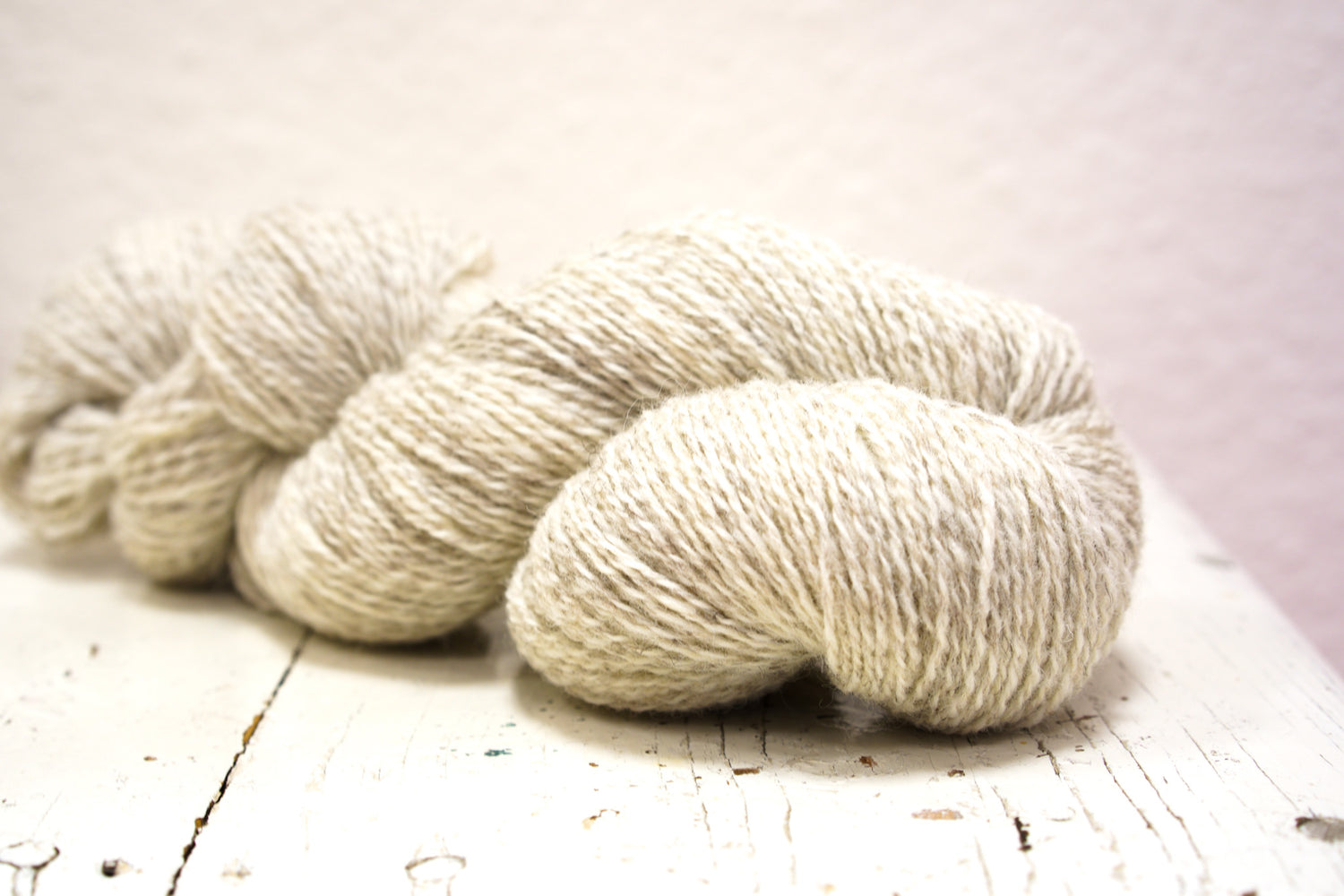 Beige-white color New Zealand  fingering wool - 280
