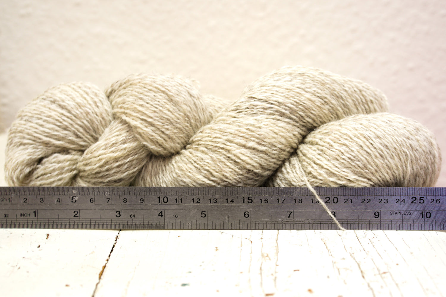 Beige-white color New Zealand  fingering wool - 280