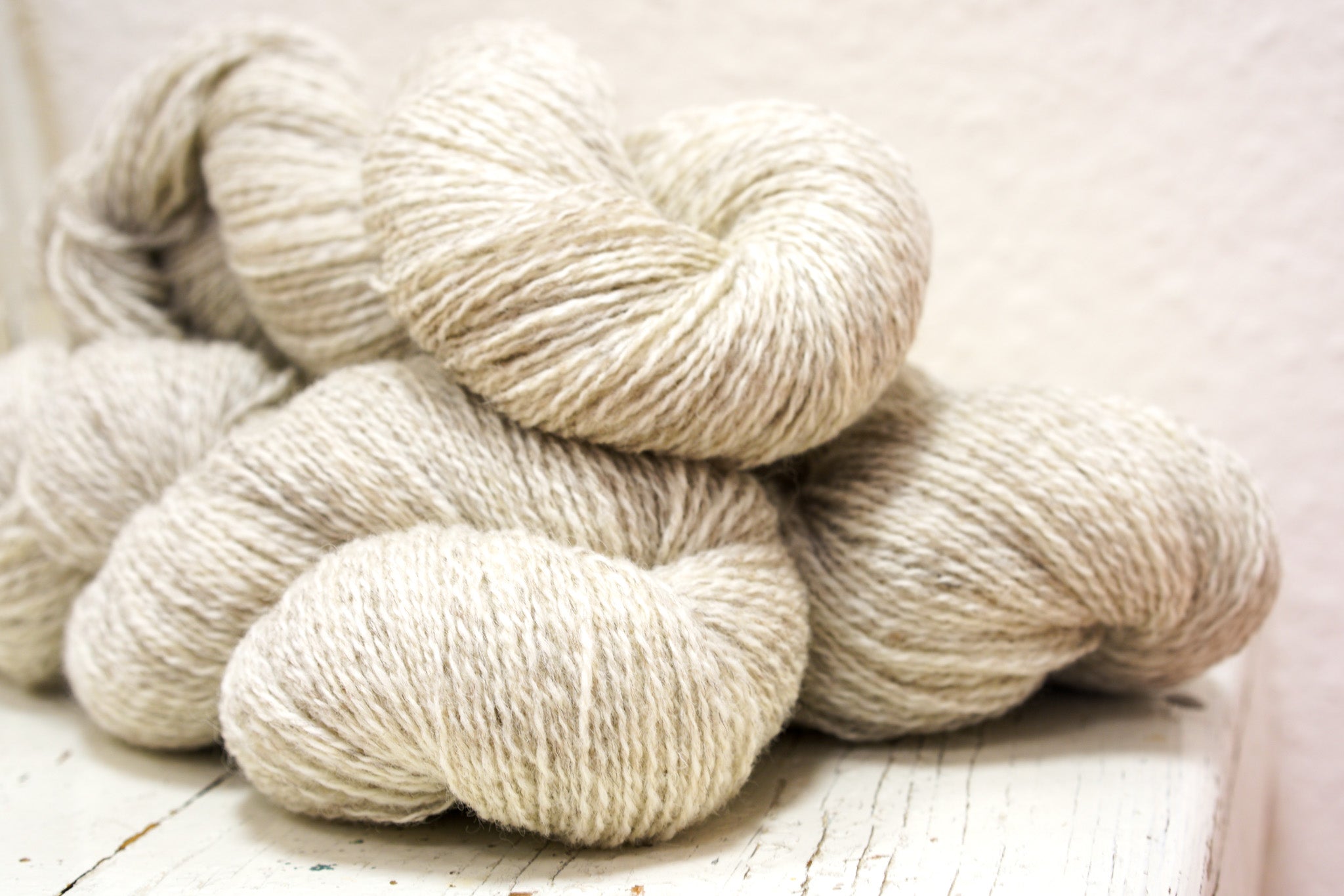 Beige-white color New Zealand  fingering wool - 280
