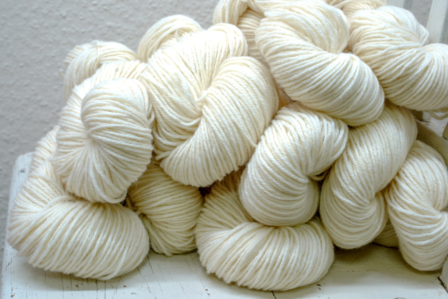 Milk white New Zealand DK wool yarn 100g./170m.