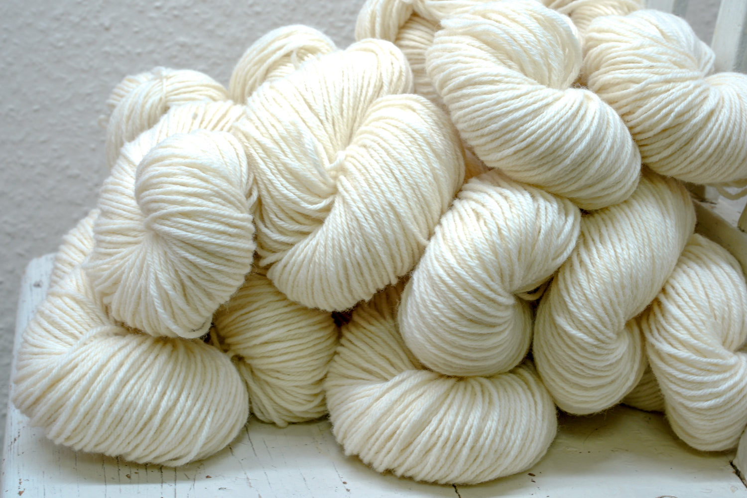 Milk white New Zealand DK wool yarn 100g./170m.