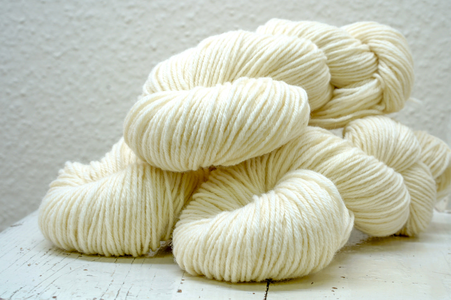 Milk white New Zealand DK wool yarn 100g./170m.