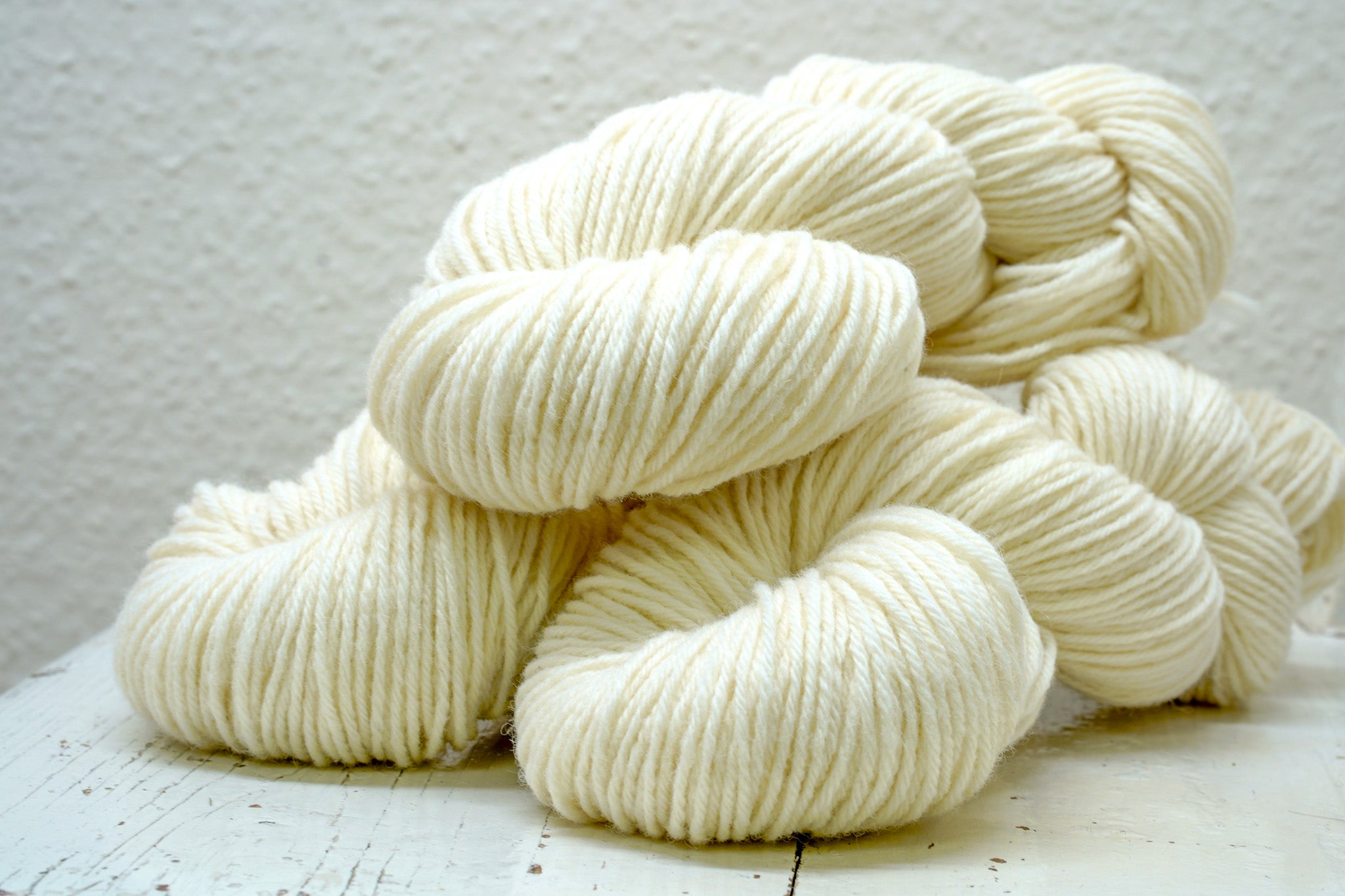 Milk white New Zealand DK wool yarn 100g./170m.