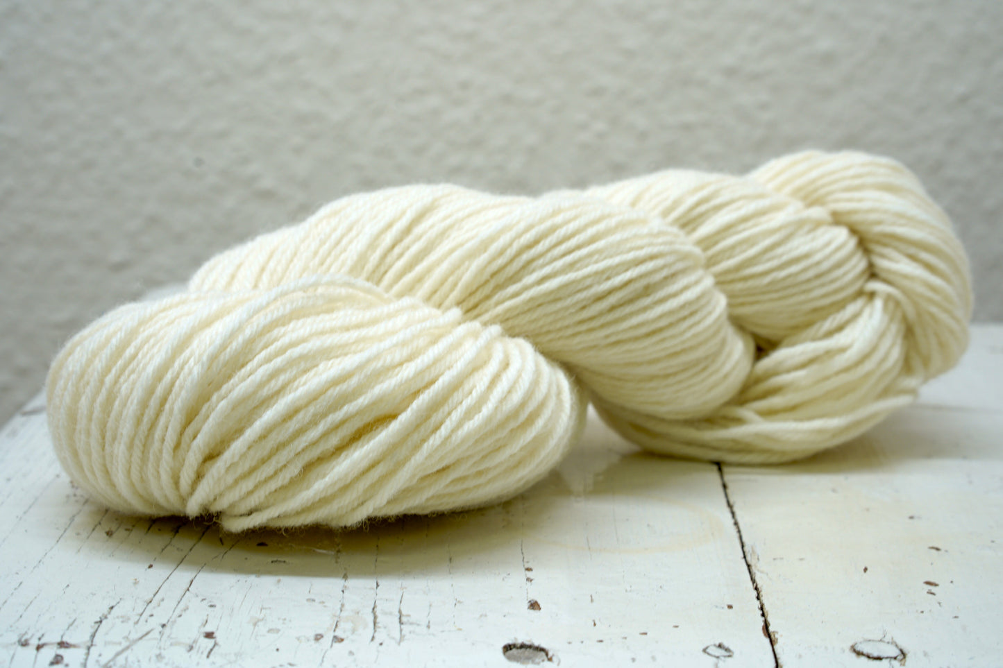 Milk white New Zealand DK wool yarn 100g./170m.