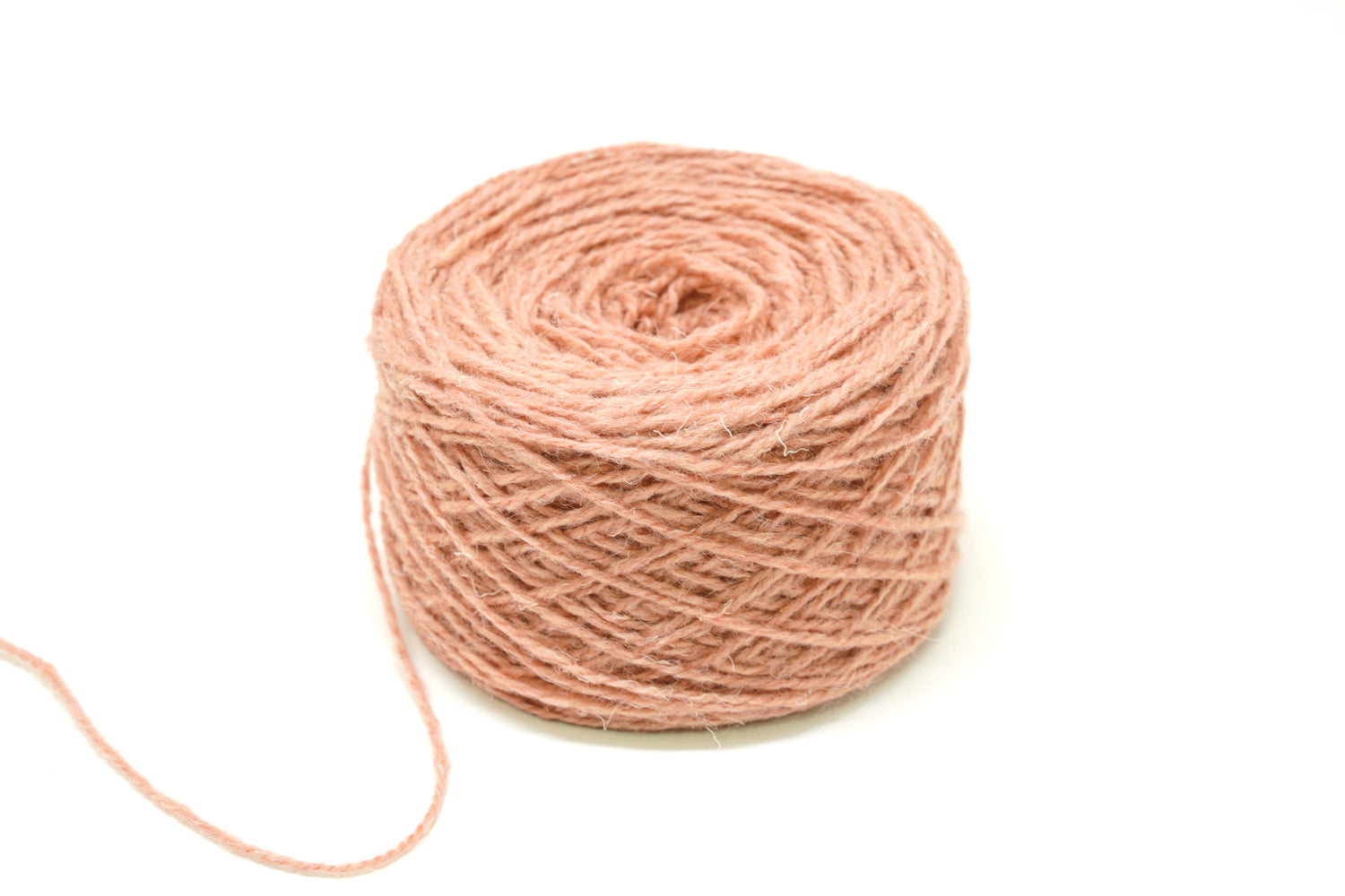 Light Salmon European rustic wool yarn - 100g/3,5 oz