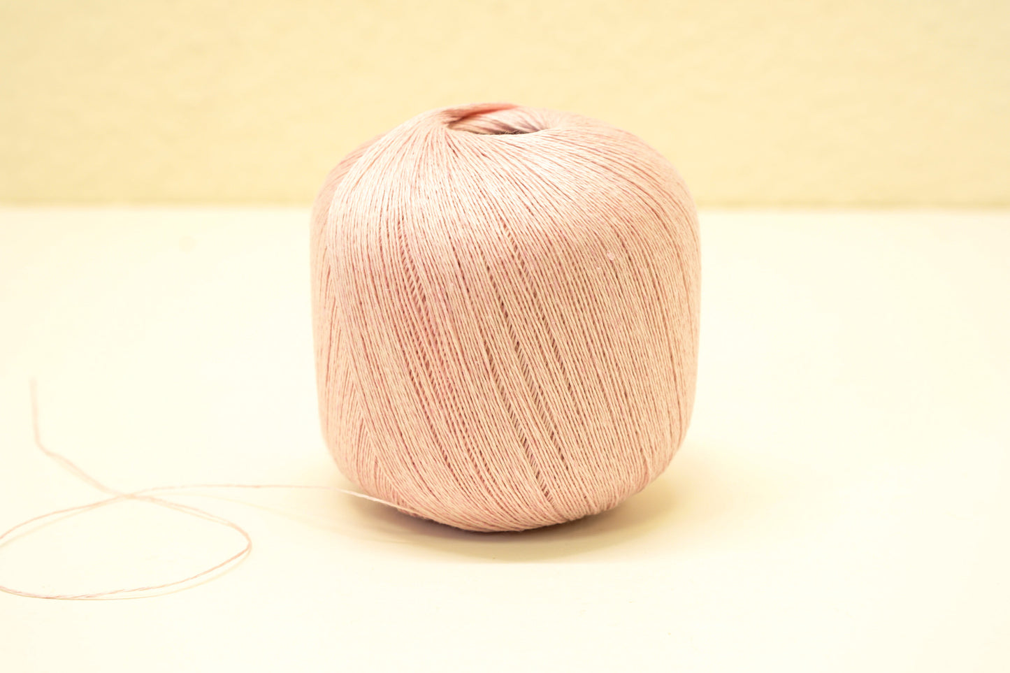 Pearl rose color linen yarn 100g.