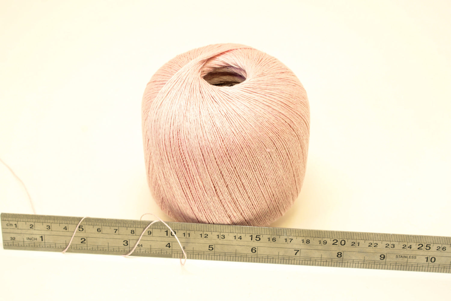 Pearl rose color linen yarn 100g.