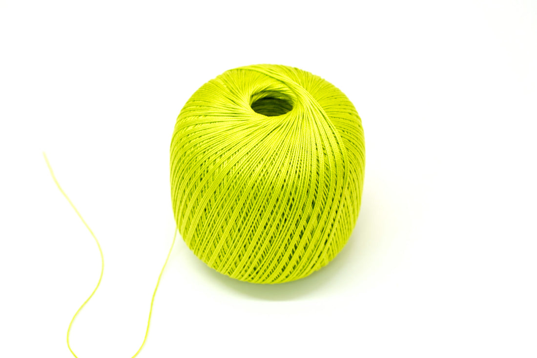 Neon green color mercerised cotton 100g/452m