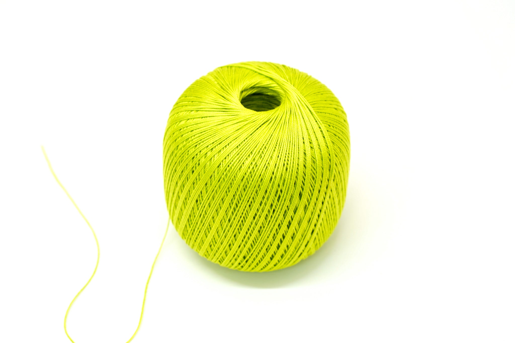 Neon green color mercerised cotton 100g/452m