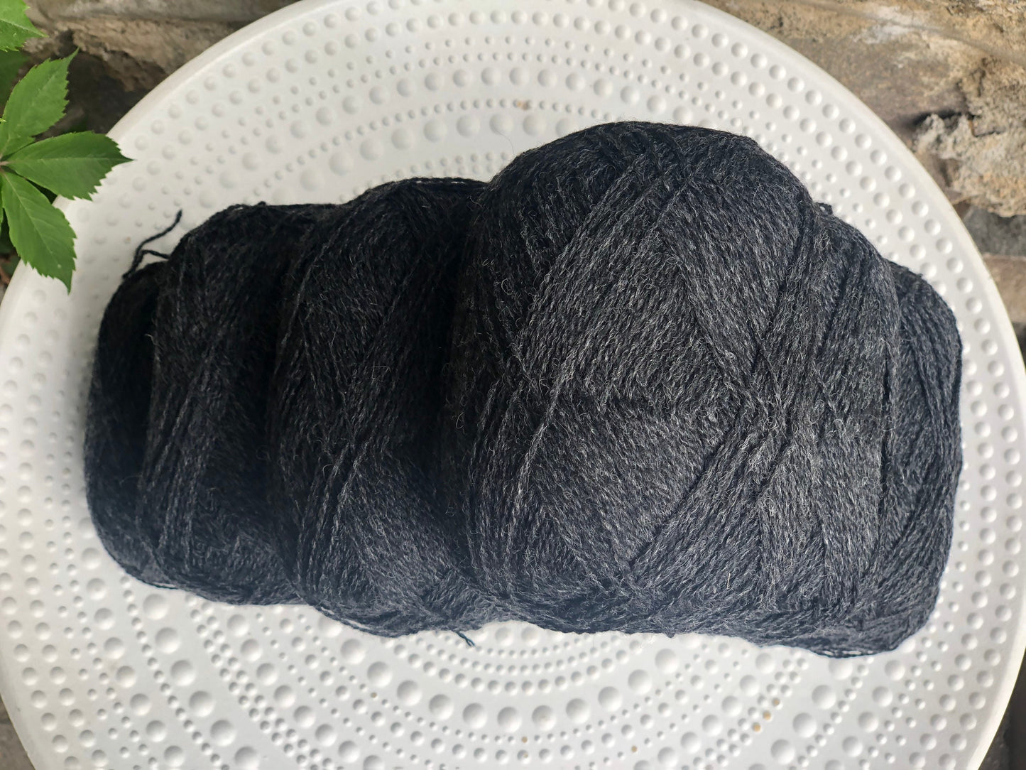 Dark grey New Zealand wool yarn | dark-grey-new-zealand-wool-yarn