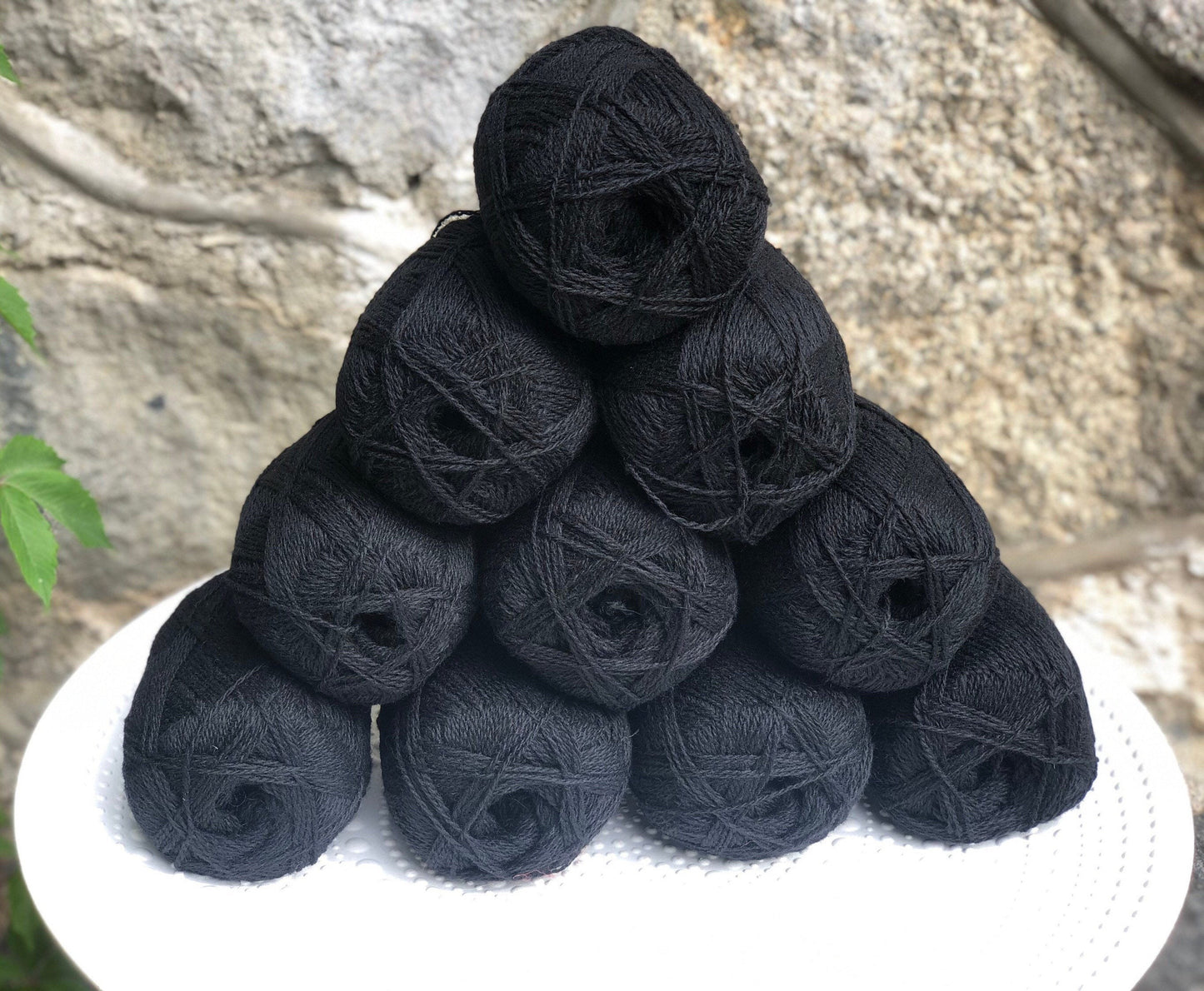Black New Zealand wool yarn | black-new-zealand-wool-yarn