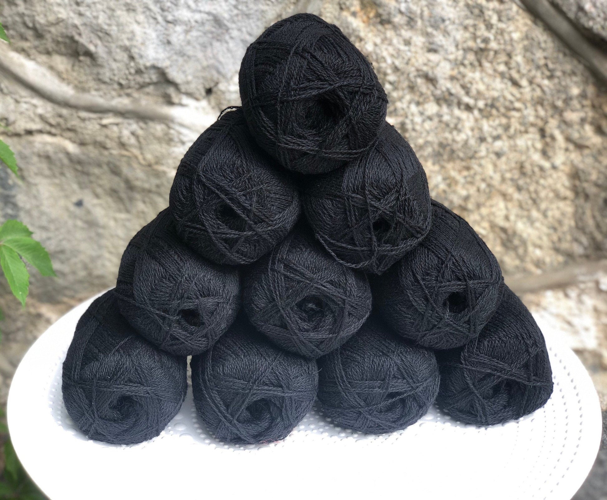 Black New Zealand wool yarn | black-new-zealand-wool-yarn