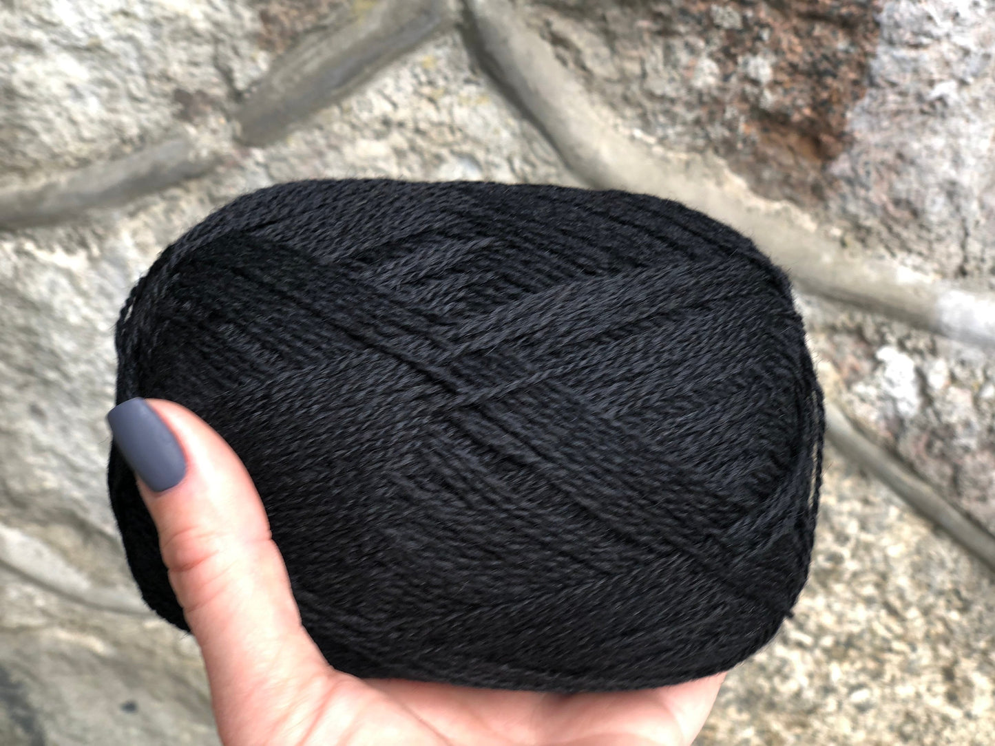 Black New Zealand wool yarn | black-new-zealand-wool-yarn