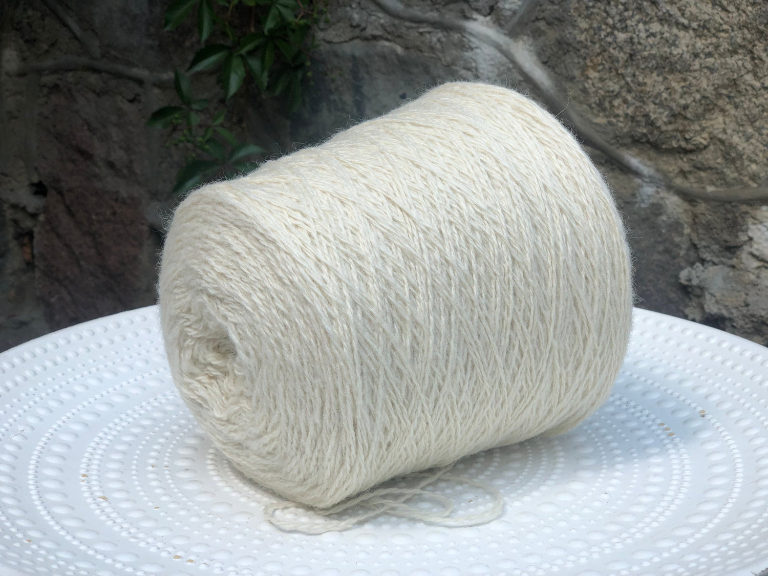 Milk -white European sheep wool yarn | milk-white-european-sheep-wool-yarn