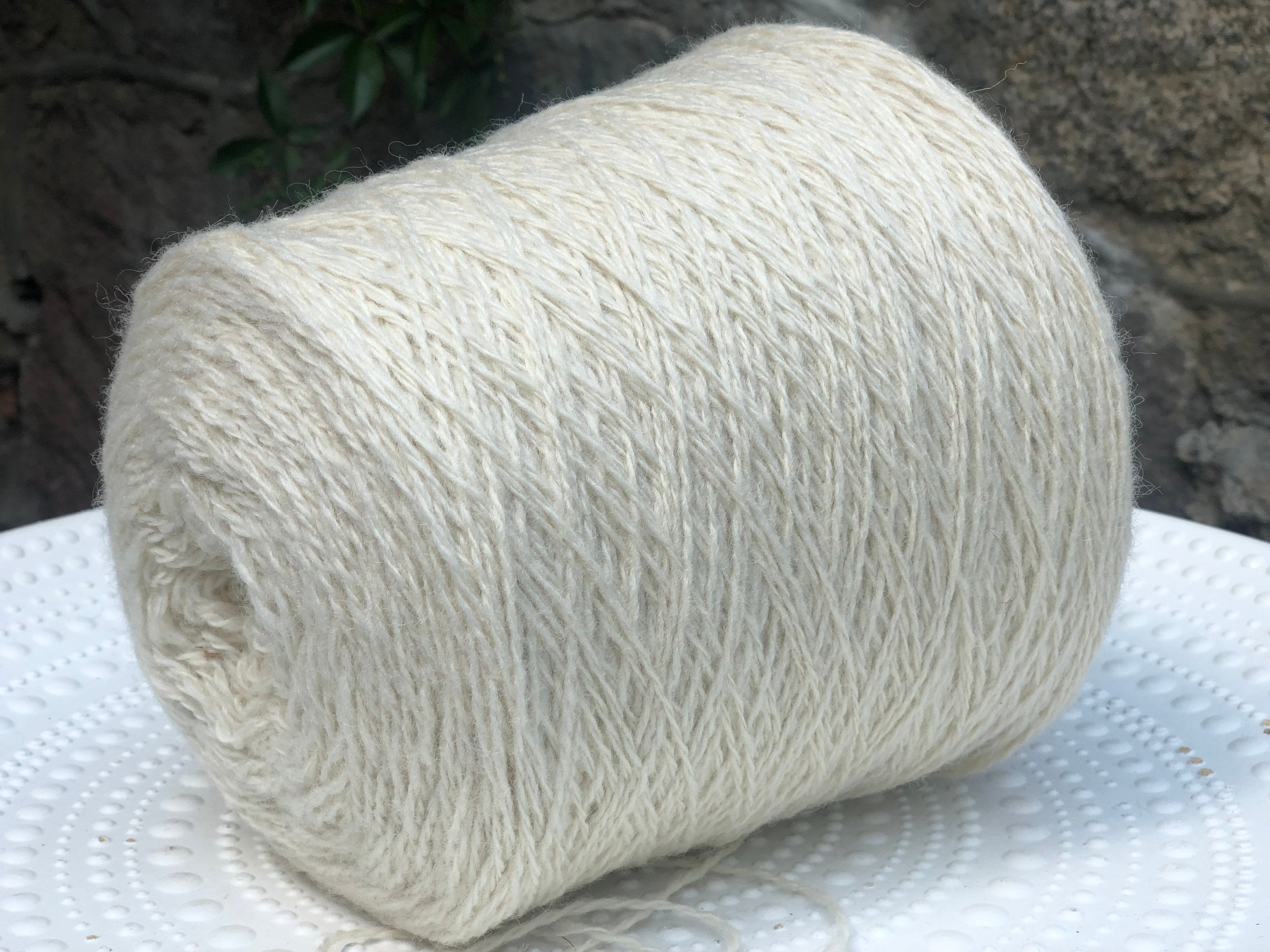 Milk -white European sheep wool yarn | milk-white-european-sheep-wool-yarn
