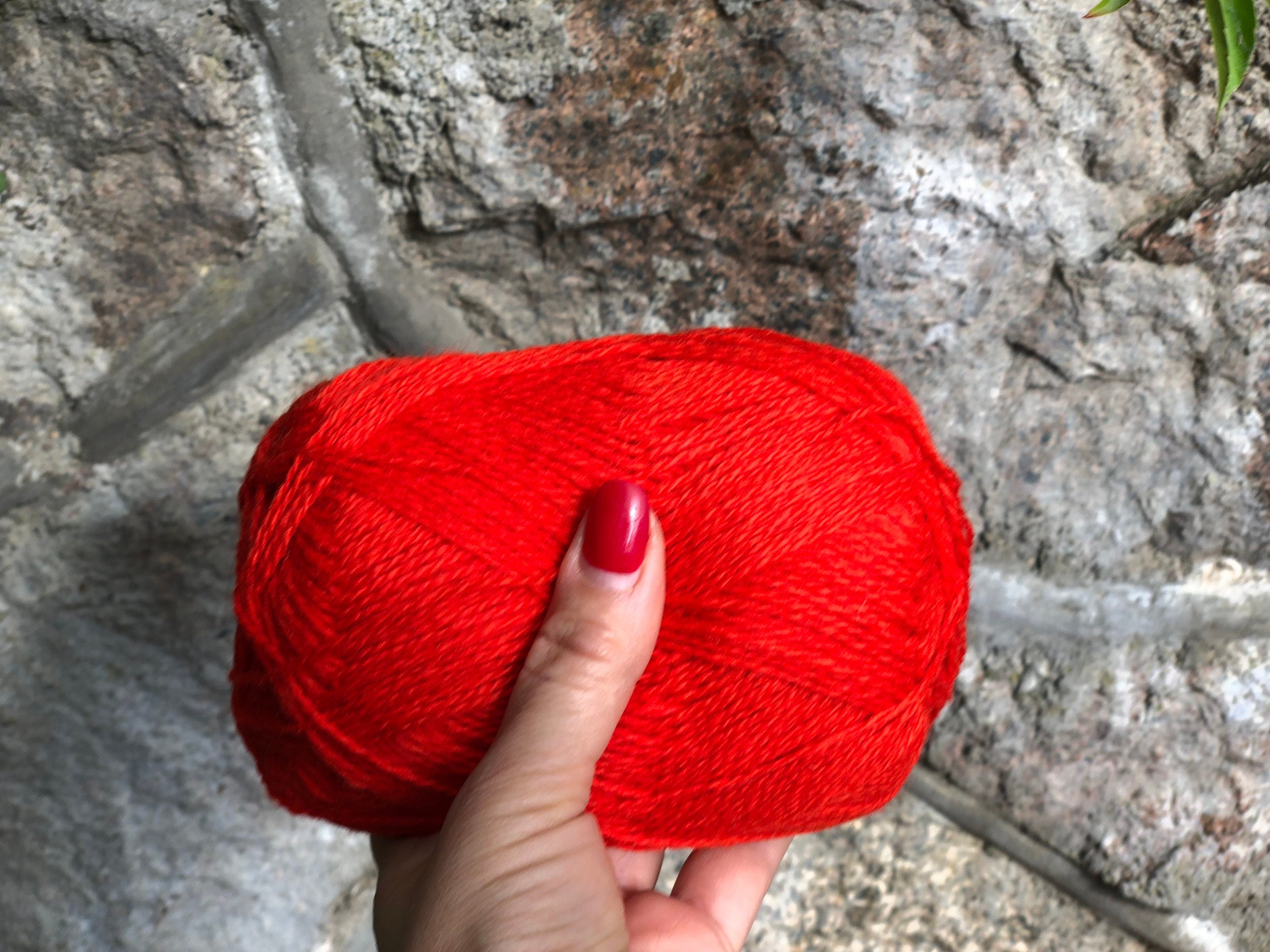 Scarlet red New Zealand wool yarn | scarlet-red-new-zealand-wool-yarn