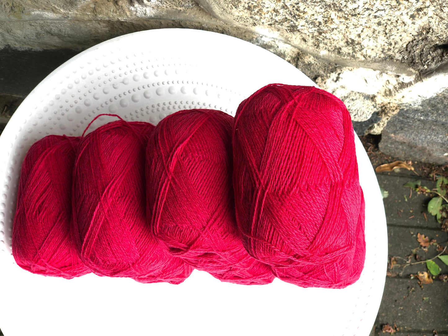 Raspberry wool yarn | raspberry-wool-yarn