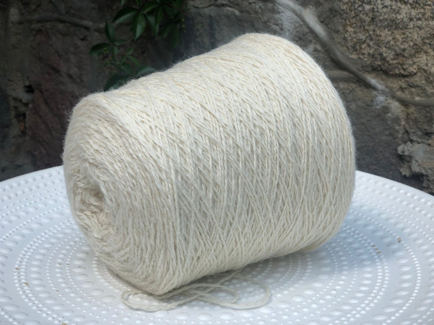 Milk -white European sheep wool yarn | milk-white-european-sheep-wool-yarn