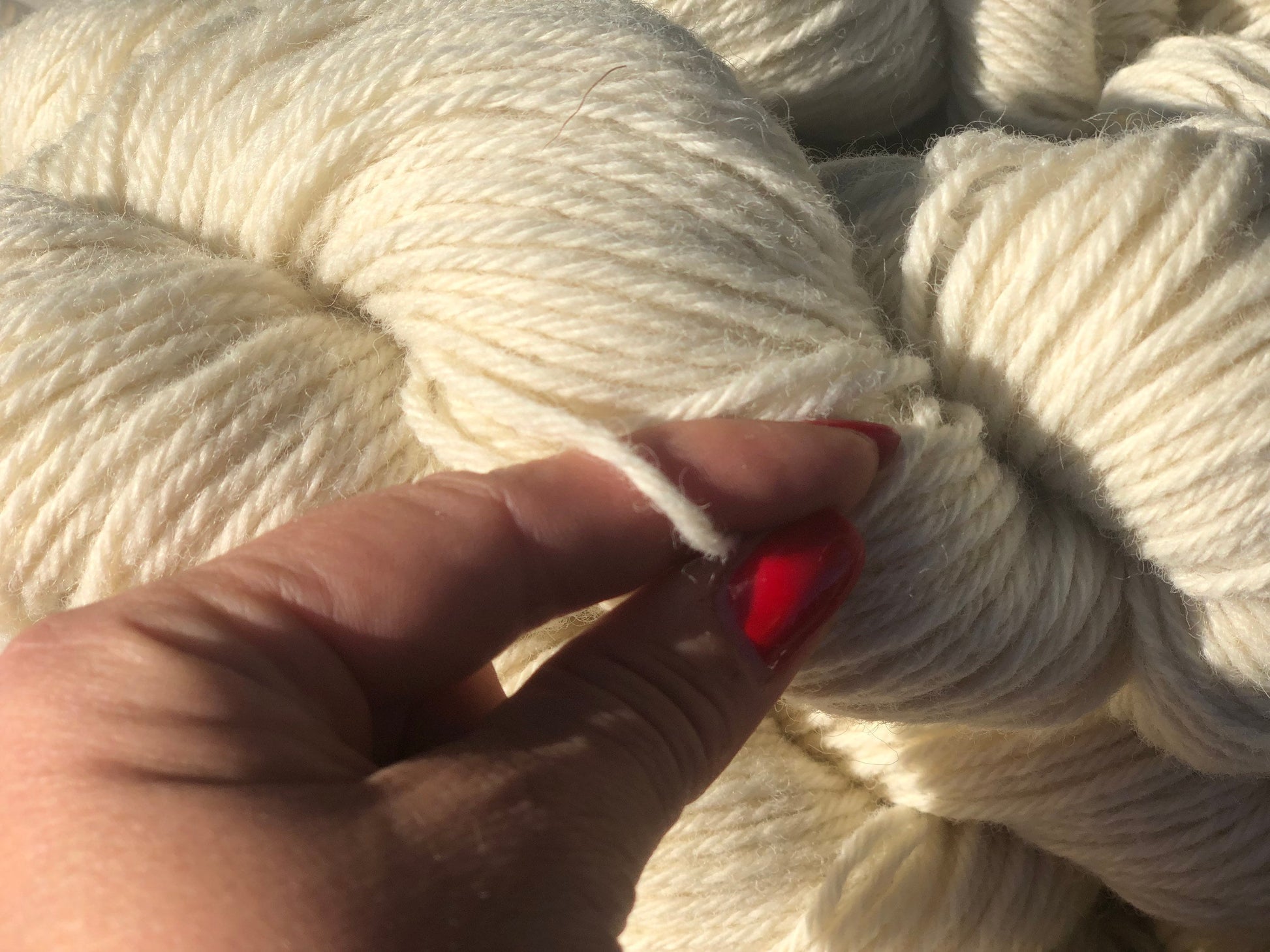 Milk white sheep wool yarn | milk-white-sheep-wool-yarn