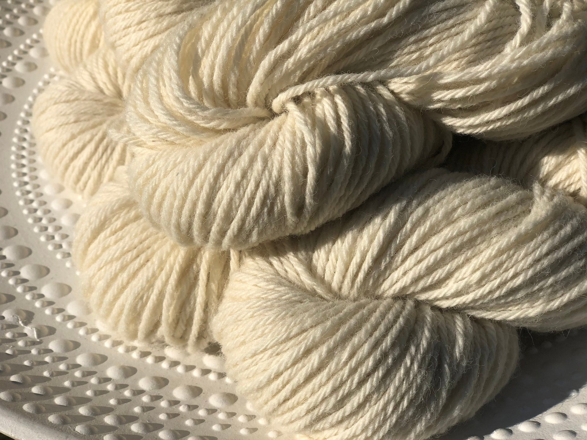 Milk white sheep wool yarn | milk-white-sheep-wool-yarn