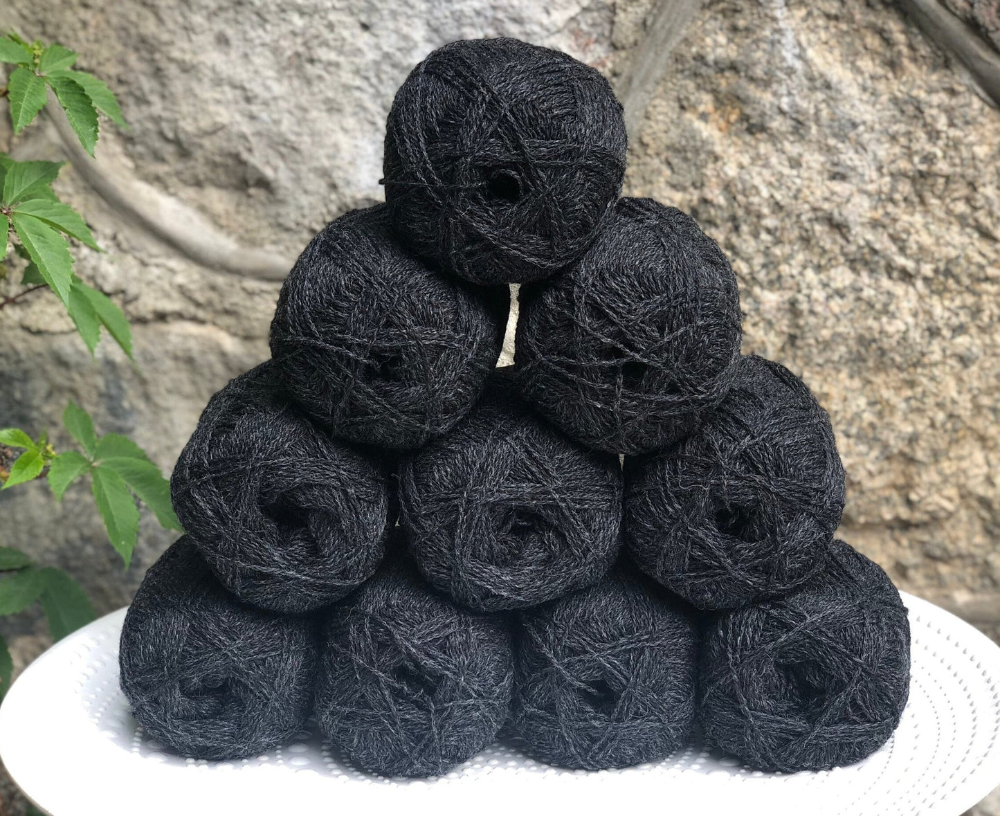 Dark grey New Zealand wool yarn | dark-grey-new-zealand-wool-yarn