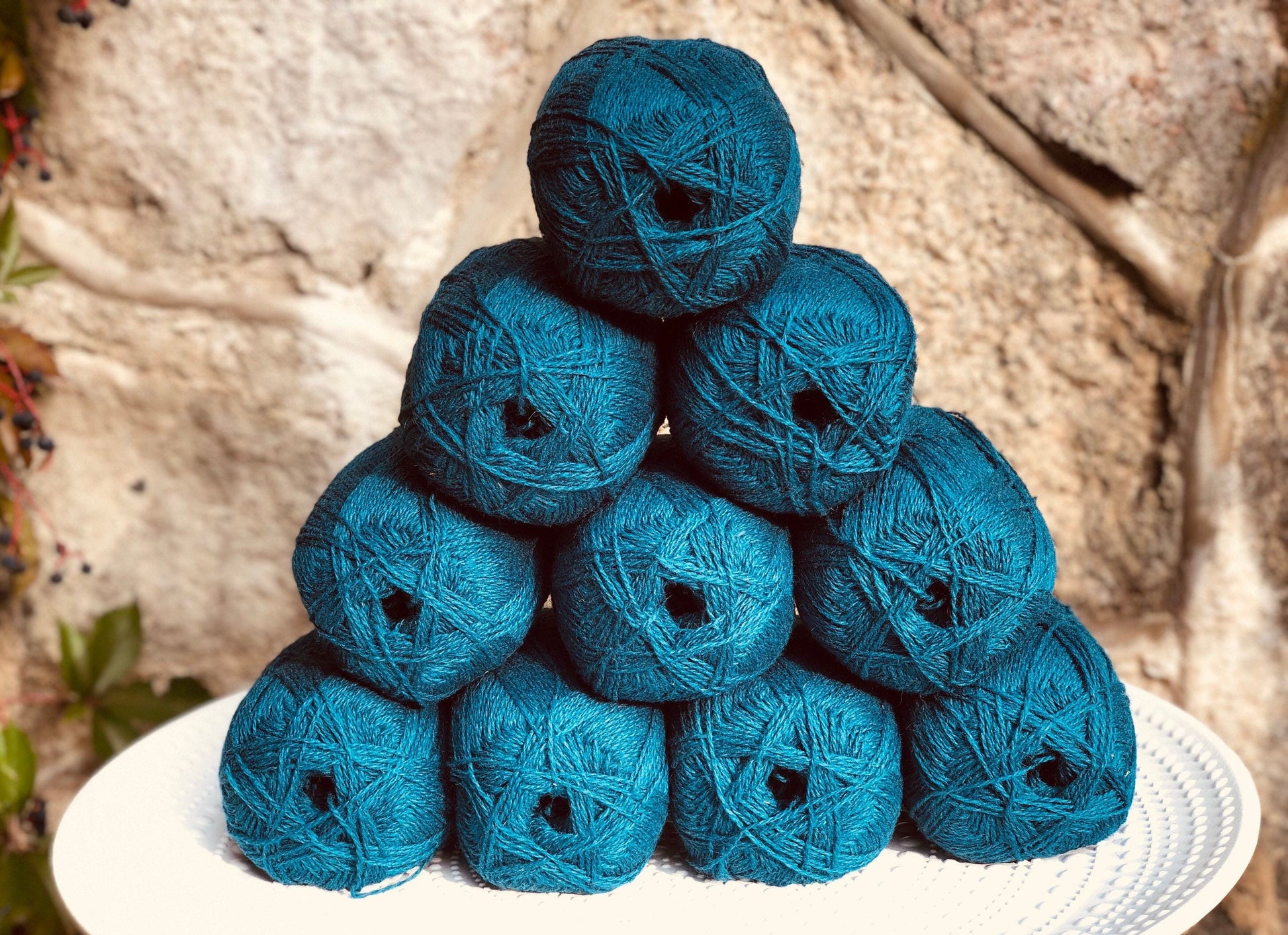 Emerald blue New Zealand wool yarn | emerald-blue-new-zealand-wool-yarn