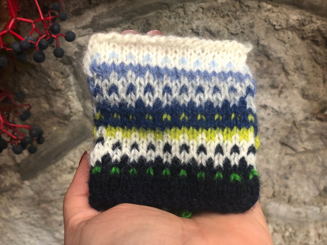 New Zealand wool yarn samples card in 35 colors | new-zealand-wool-yarn-samples-card-in-35-colors