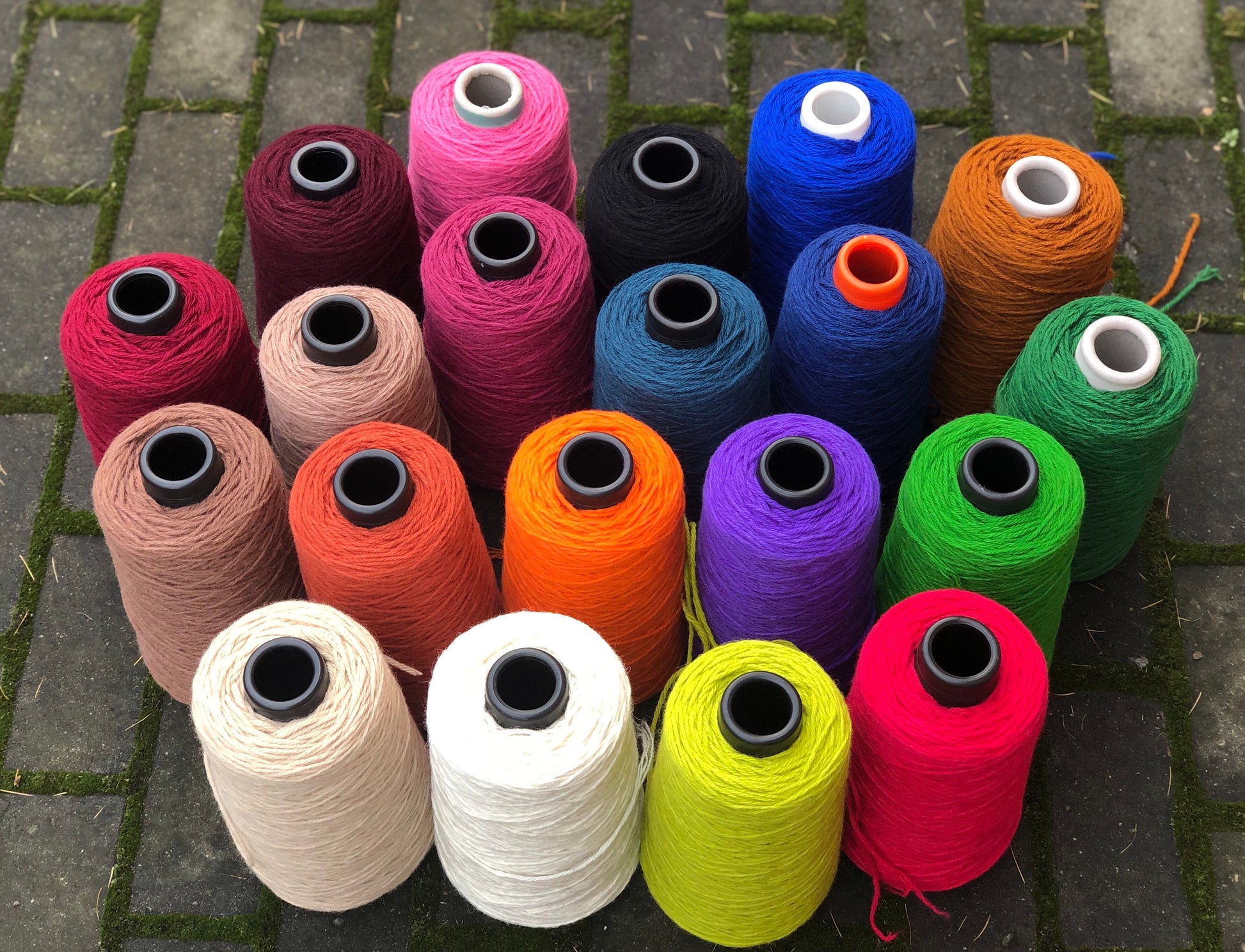 Graphite grey yarn for carpet making | graphite-grey-yarn-for-carpet-making
