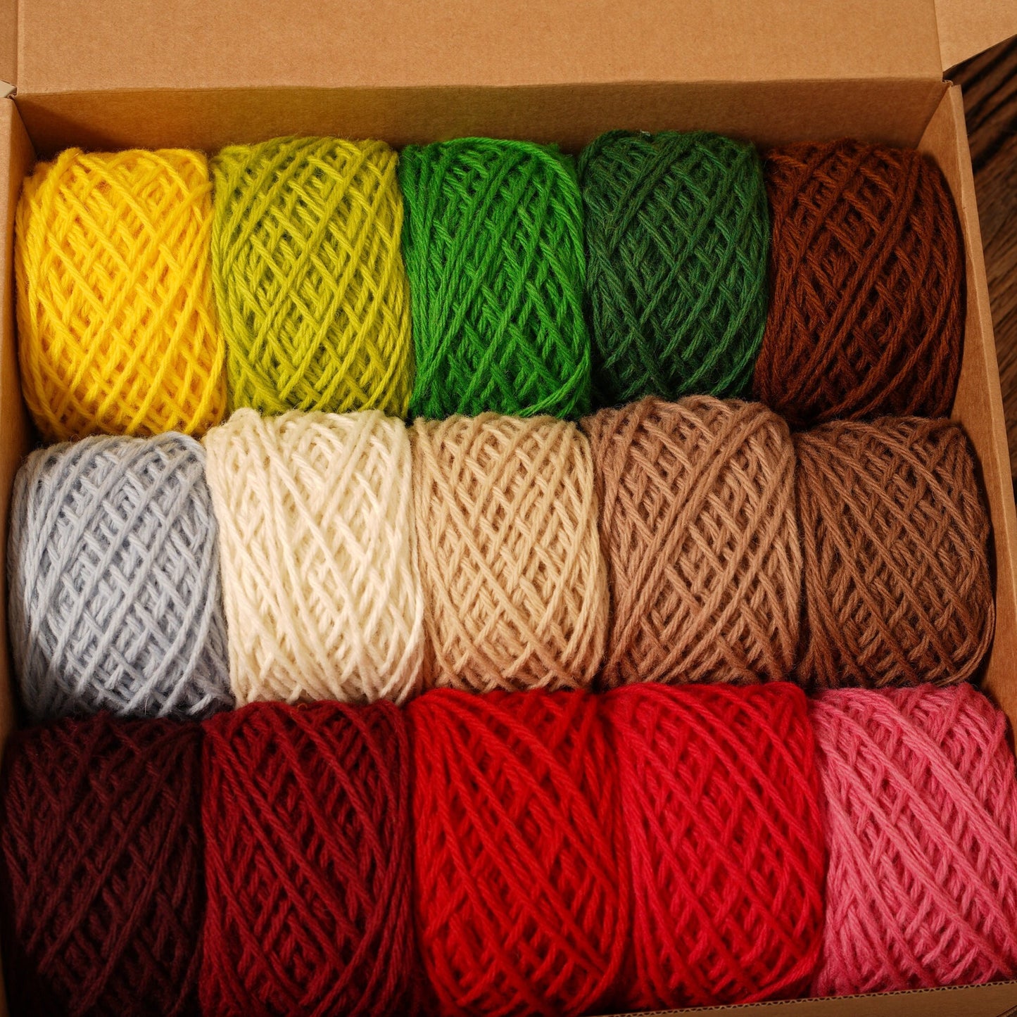 15 colours of wool yarn in a gift box | 15-colours-of-wool-yarn-in-a-gift-box