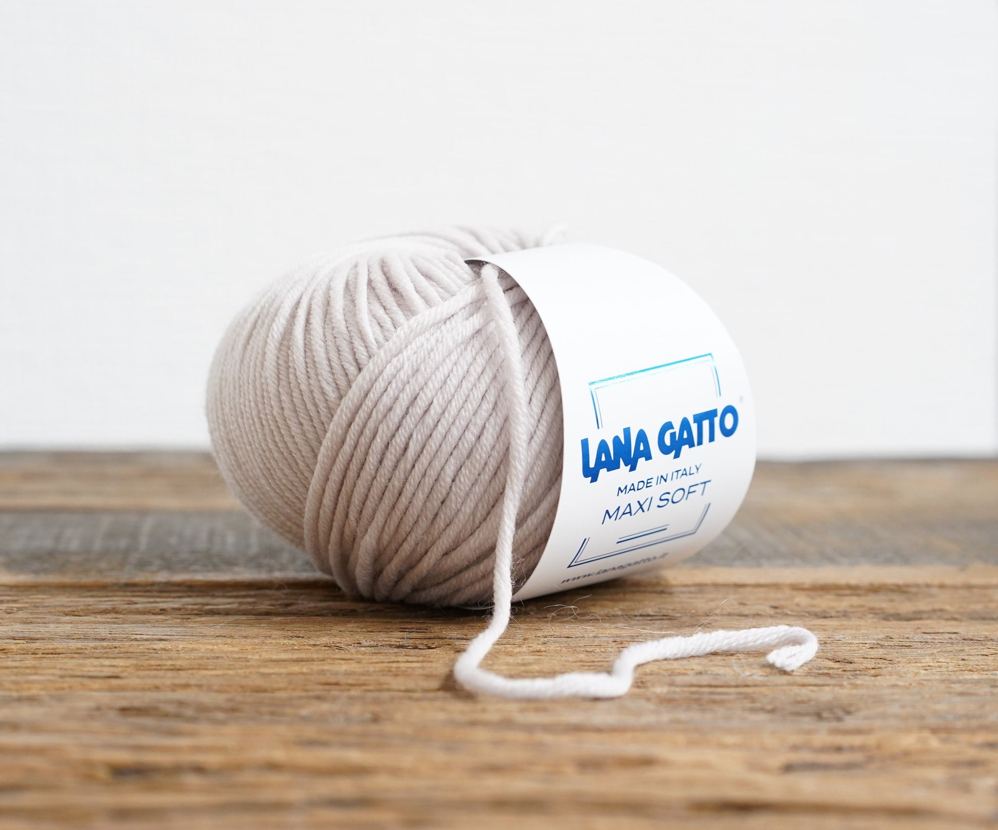 Pearl color merino Lana Gatto Maxi soft wool yarn | pearl-color-merino-lana-gatto-maxi-soft-wool-yarn