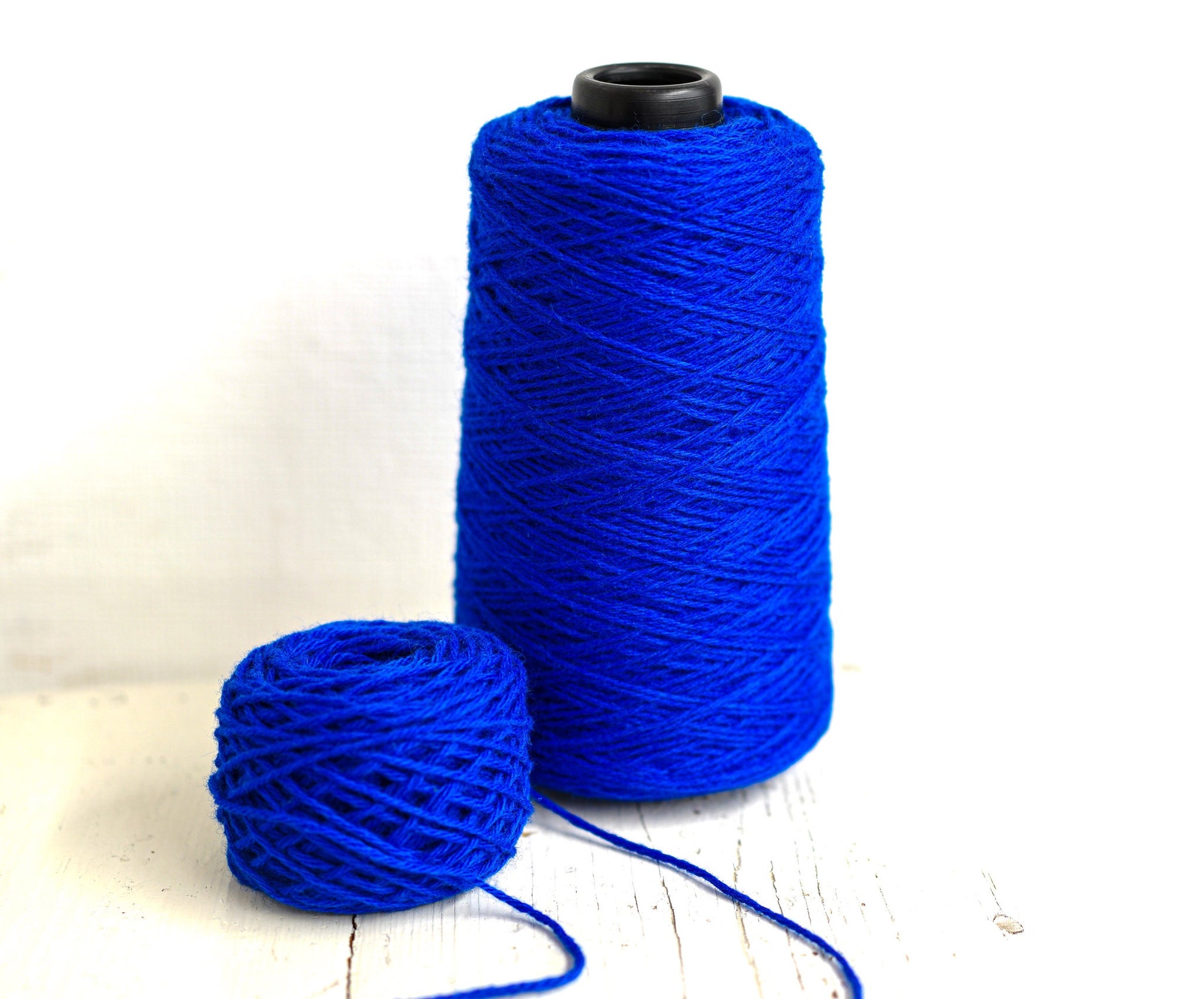 Royal blue yarn for tufting gun- color 460 - Yarn Home