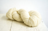 White and grey shades New Zealand wool yarn | white-and-grey-shades-new-zealand-wool-yarn