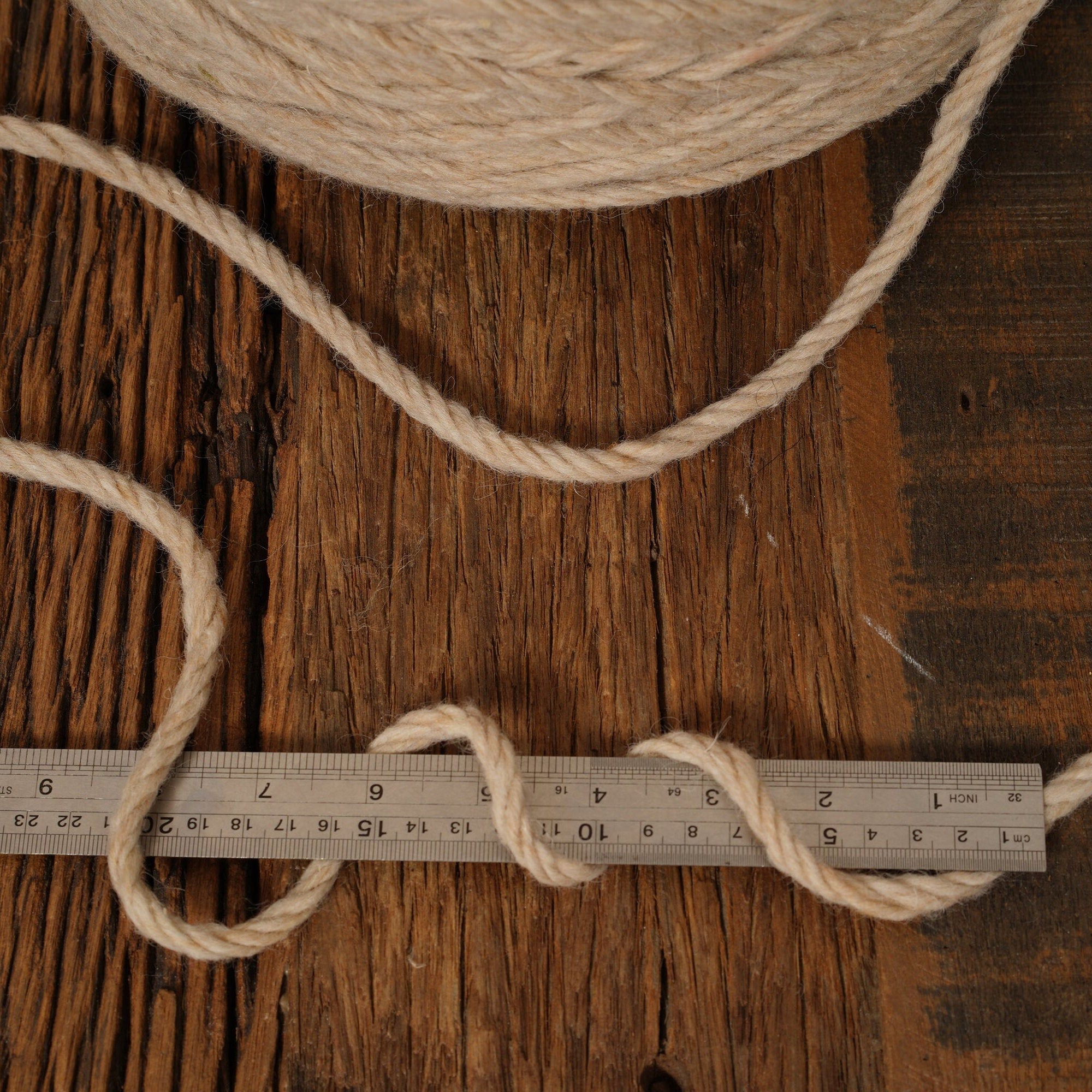 Heavy giant beige rug wool yarn | heavy-giant-beige-rug-wool-yarn