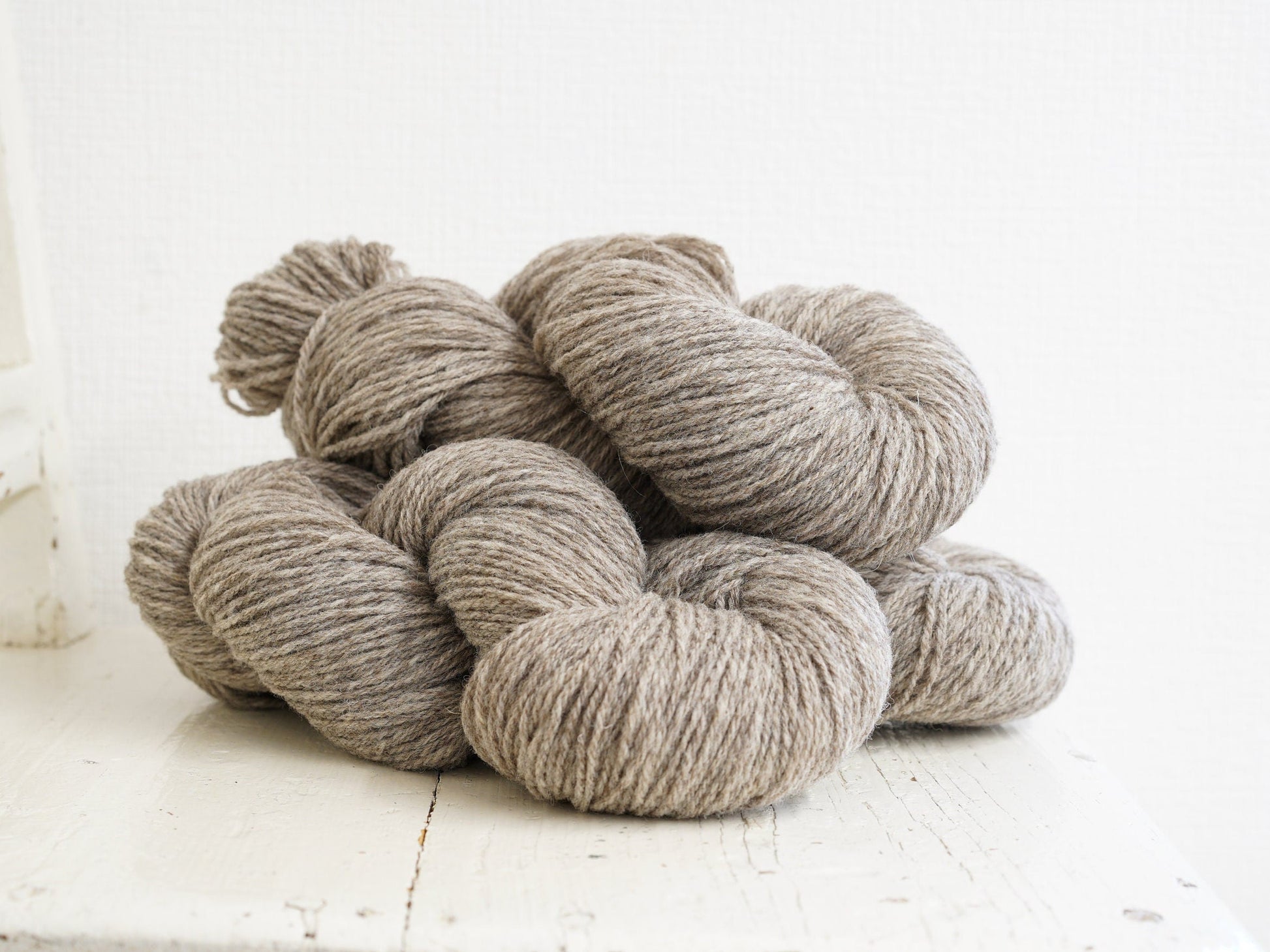 Dark grey wool New Zealand Merino wool yarn | dark-grey-wool-new-zealand-merino-wool-yarn