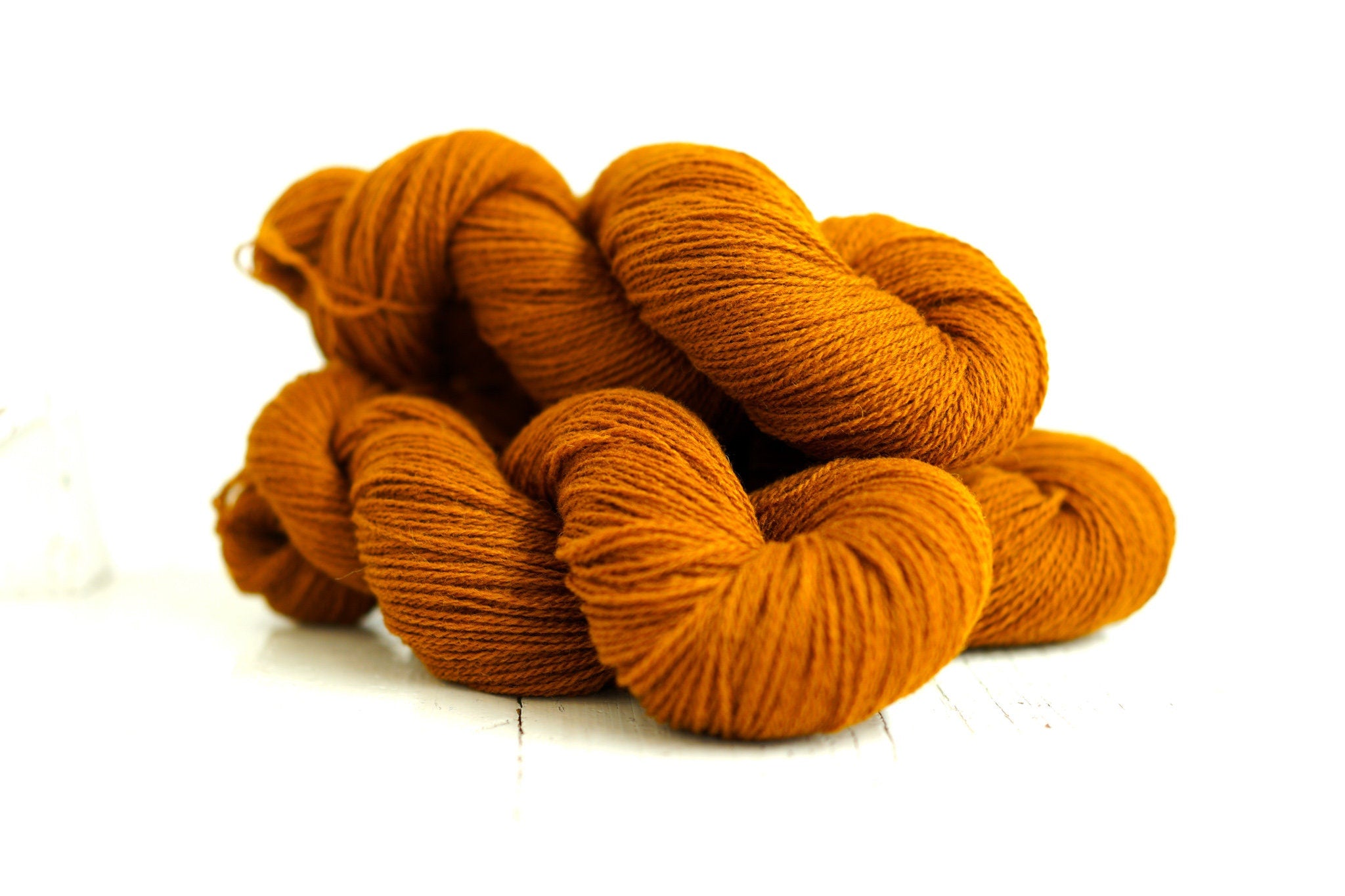 Cinnamon New Zealand fingering wool - 100g./3,50 oz. - Hand or machine knitting, weaving plaids, square crochet wool - C 290 | cinnamon-new-zealand-fingering-wool-100g-3-50-oz-hand-or-machine-knitting-weaving-plaids-square-crochet-wool-c-290