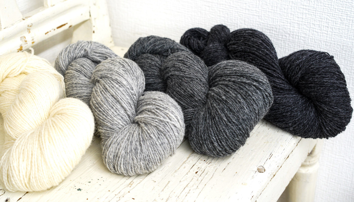 White and grey shades New Zealand wool yarn | white-and-grey-shades-new-zealand-wool-yarn