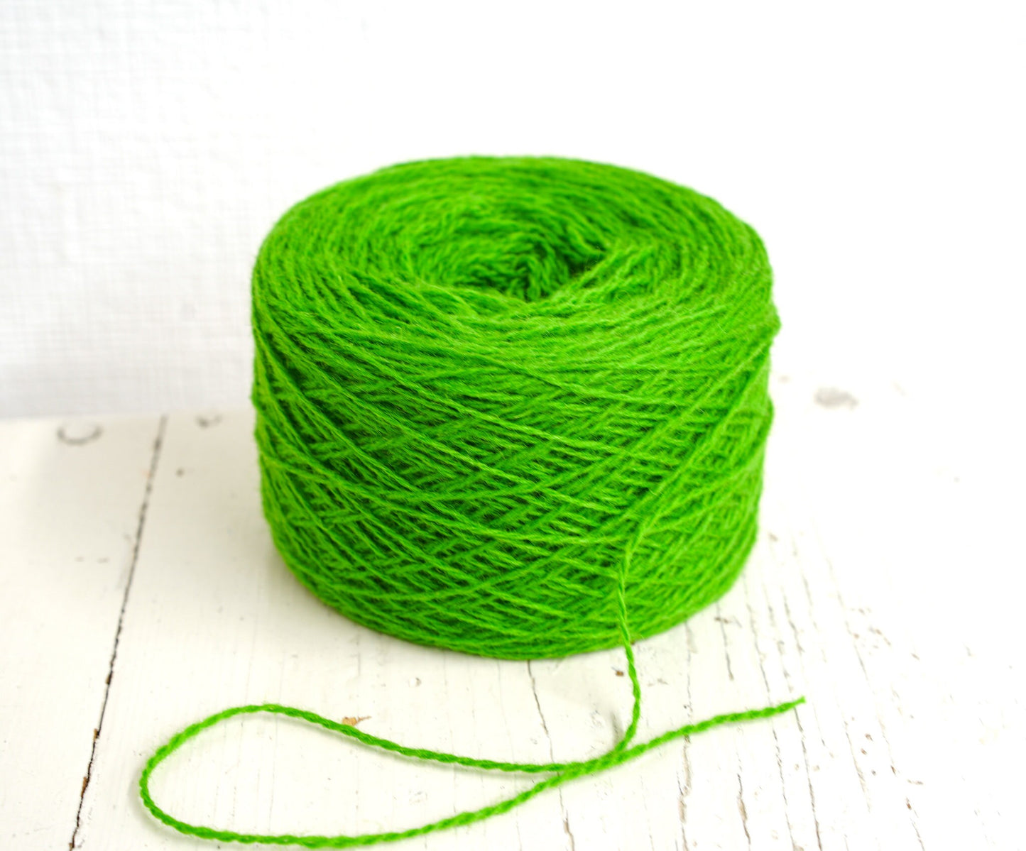 Bright green wool in cone 0,9kg/31.7oz - Fingering wool yarn - 100% wool yarn for weaving plaids, socks knitting - Hand knitting wool C 345 | bright-green-wool-in-cone-0-9kg-31-7oz-fingering-wool-yarn-100-wool-yarn-for-weaving-plaids-socks-knitting-hand-knitting-wool-c-345