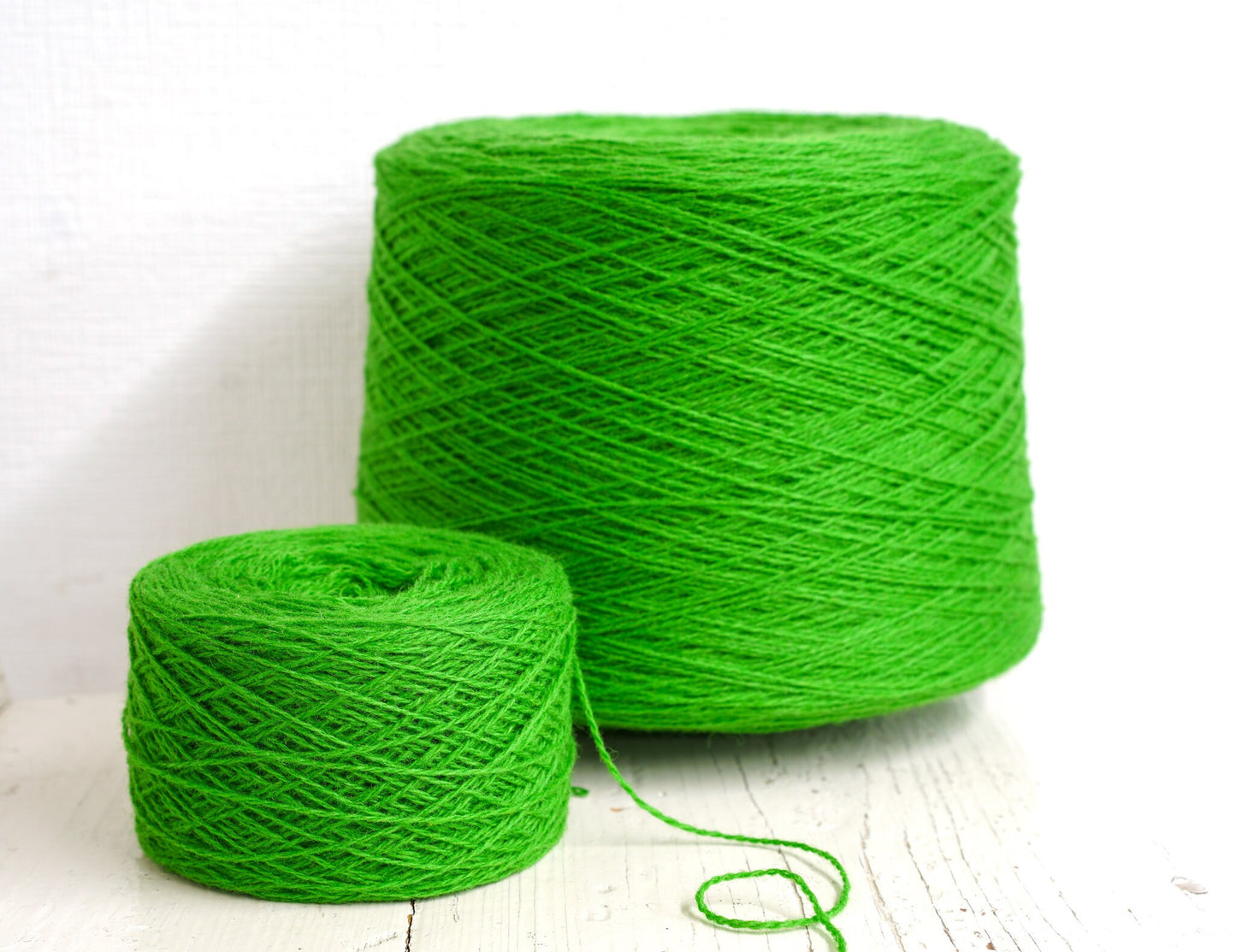 Bright green wool in cone 0,9kg/31.7oz - Fingering wool yarn - 100% wool yarn for weaving plaids, socks knitting - Hand knitting wool C 345 | bright-green-wool-in-cone-0-9kg-31-7oz-fingering-wool-yarn-100-wool-yarn-for-weaving-plaids-socks-knitting-hand-knitting-wool-c-345