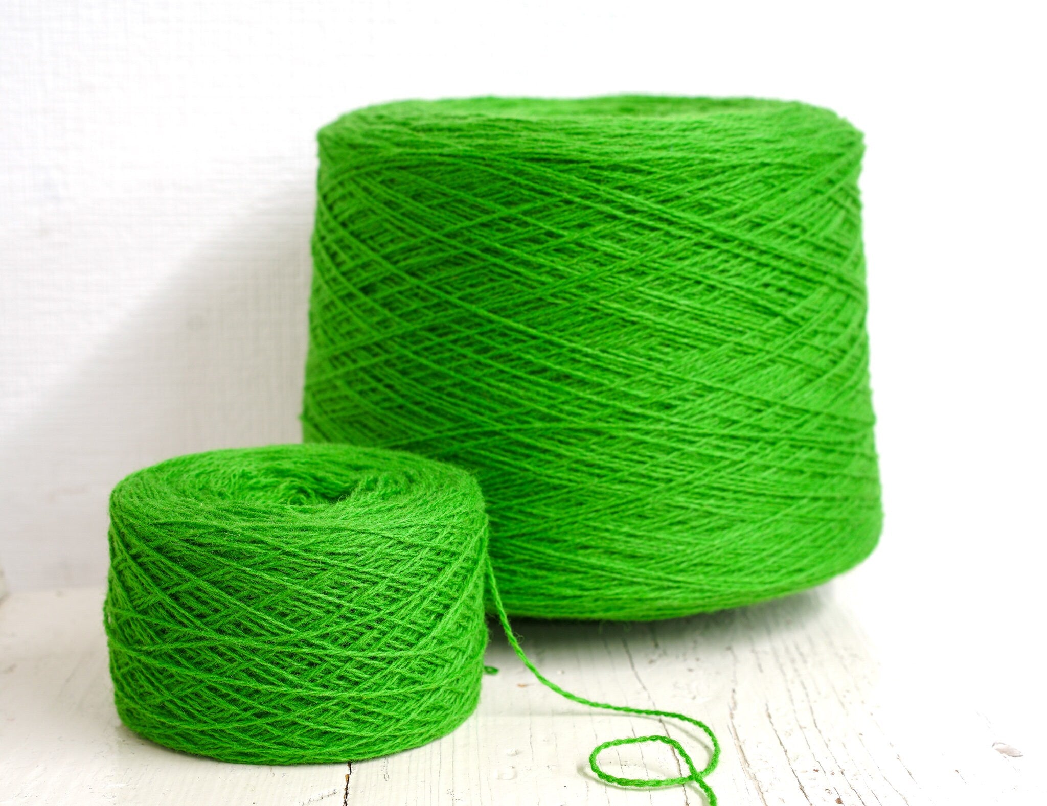 Bright green wool in cone 0,9kg/31.7oz - Fingering wool yarn - 100% wool yarn for weaving plaids, socks knitting - Hand knitting wool C 345 | bright-green-wool-in-cone-0-9kg-31-7oz-fingering-wool-yarn-100-wool-yarn-for-weaving-plaids-socks-knitting-hand-knitting-wool-c-345