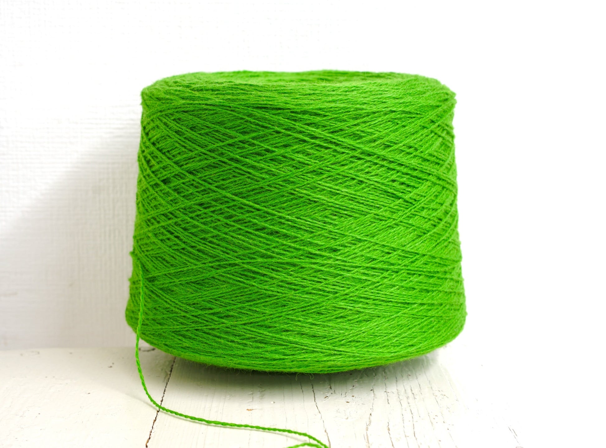 Bright green wool in cone 0,9kg/31.7oz - Fingering wool yarn - 100% wool yarn for weaving plaids, socks knitting - Hand knitting wool C 345 | bright-green-wool-in-cone-0-9kg-31-7oz-fingering-wool-yarn-100-wool-yarn-for-weaving-plaids-socks-knitting-hand-knitting-wool-c-345