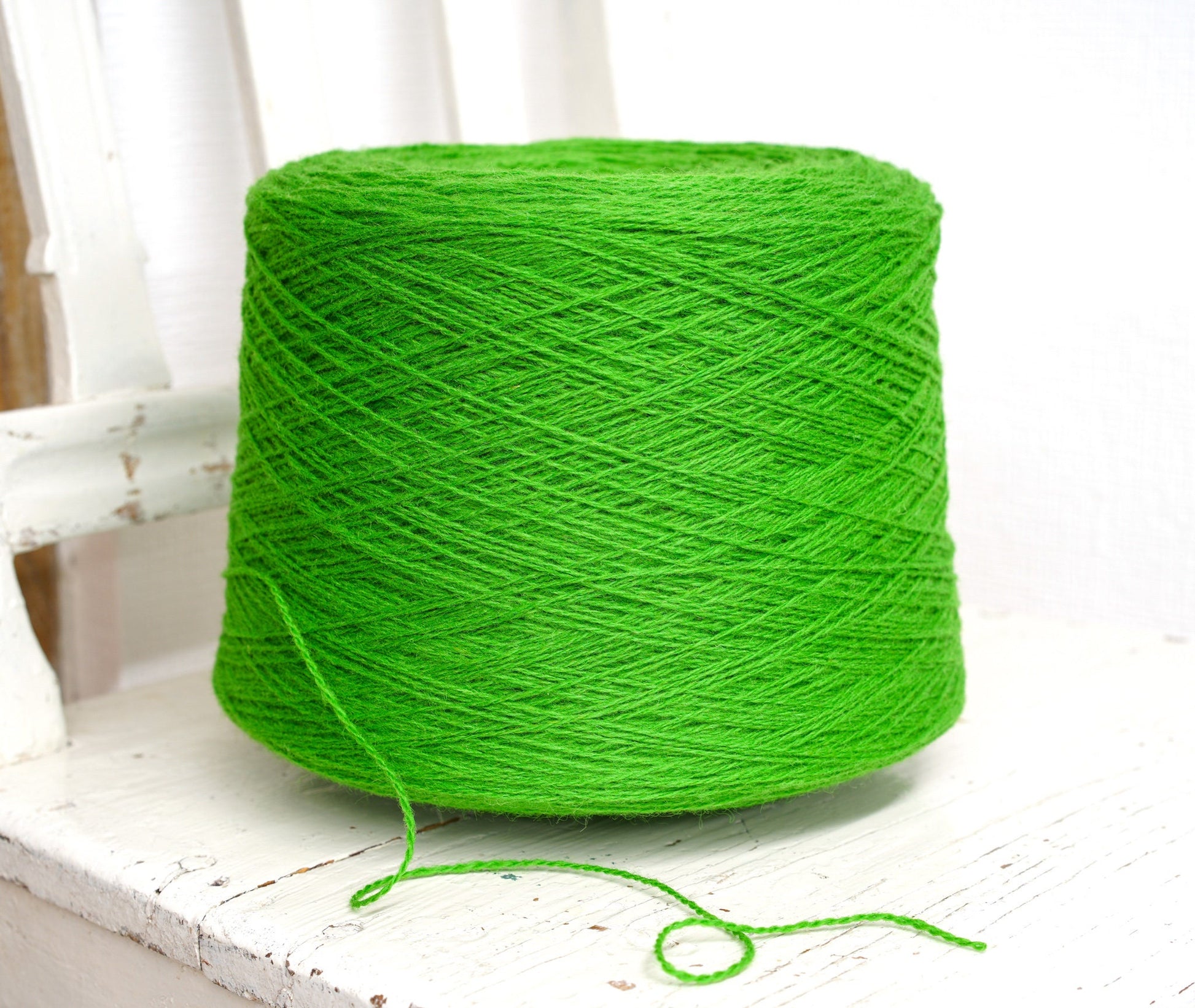 Bright green wool in cone 0,9kg/31.7oz - Fingering wool yarn - 100% wool yarn for weaving plaids, socks knitting - Hand knitting wool C 345 | bright-green-wool-in-cone-0-9kg-31-7oz-fingering-wool-yarn-100-wool-yarn-for-weaving-plaids-socks-knitting-hand-knitting-wool-c-345