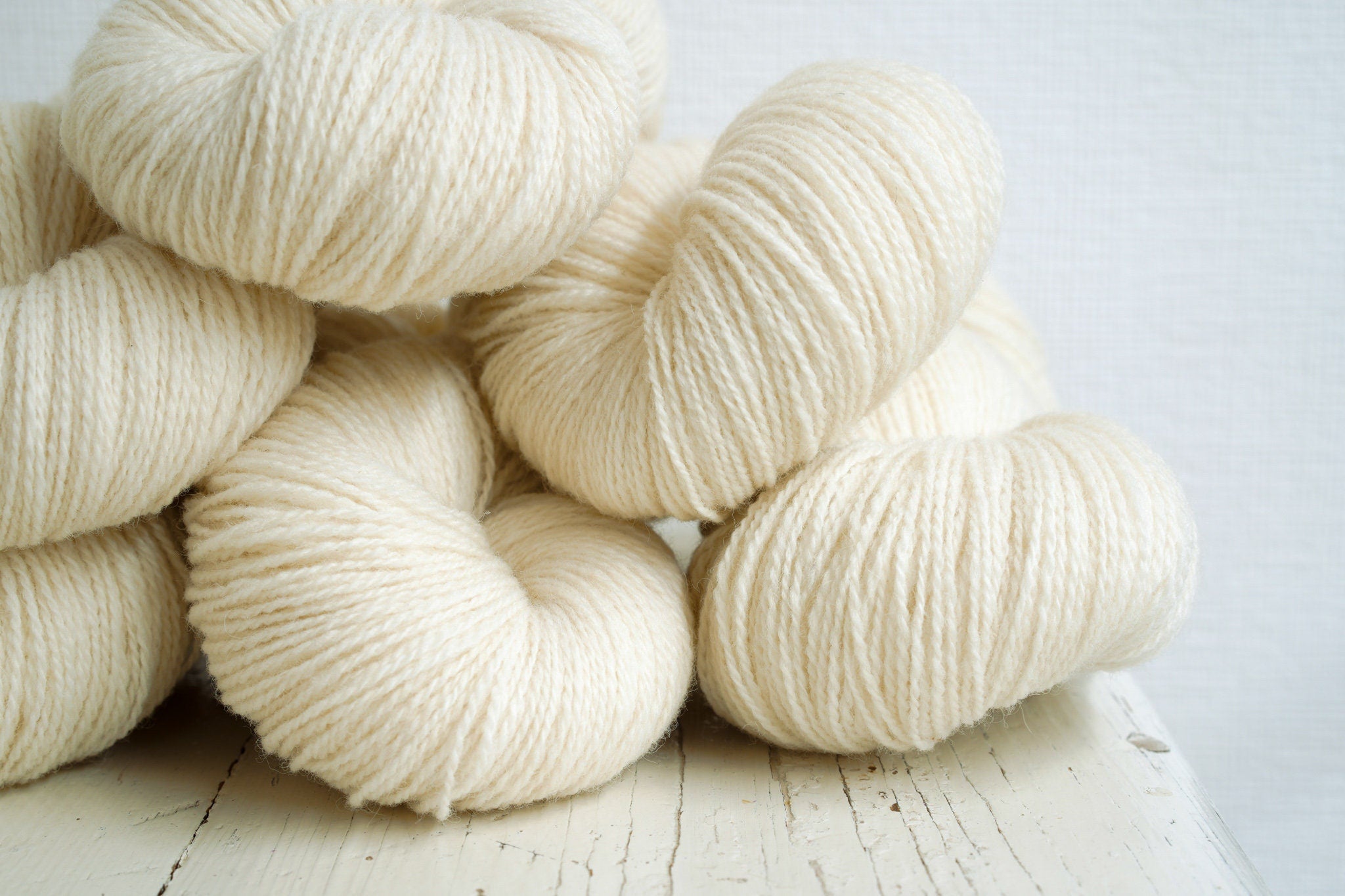 New Zealand fingering wool yarn 500g/17.5 oz. - Milk white wool in skeins for dyeing projects, weaving, hand or machine knitting - YarnHome | new-zealand-fingering-wool-yarn-500g-17-5-oz-milk-white-wool-in-skeins-for-dyeing-projects-weaving-hand-or-machine-knitting-yarnhome
