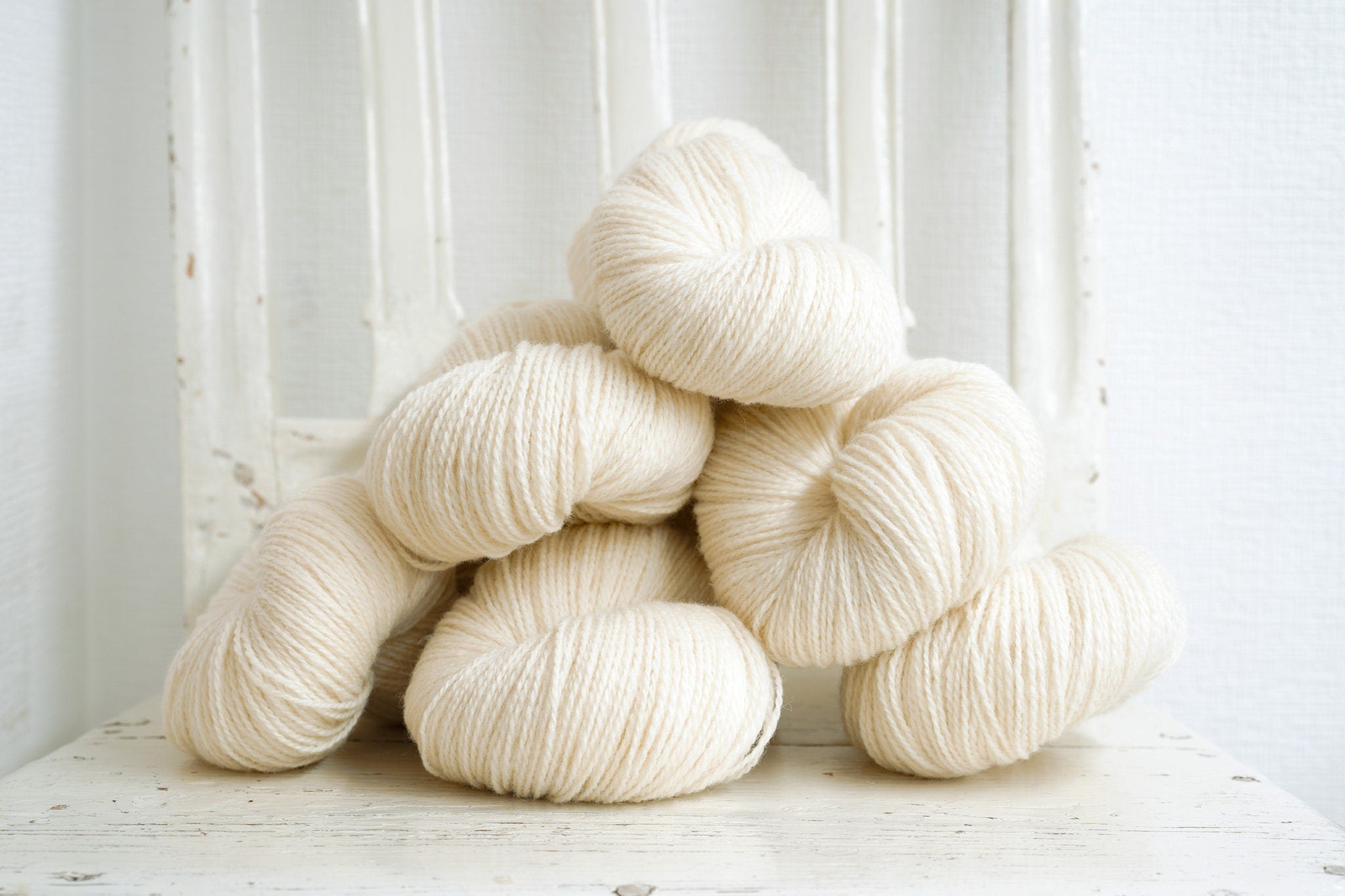 New Zealand fingering wool yarn 500g/17.5 oz. - Milk white wool in skeins for dyeing projects, weaving, hand or machine knitting - YarnHome | new-zealand-fingering-wool-yarn-500g-17-5-oz-milk-white-wool-in-skeins-for-dyeing-projects-weaving-hand-or-machine-knitting-yarnhome