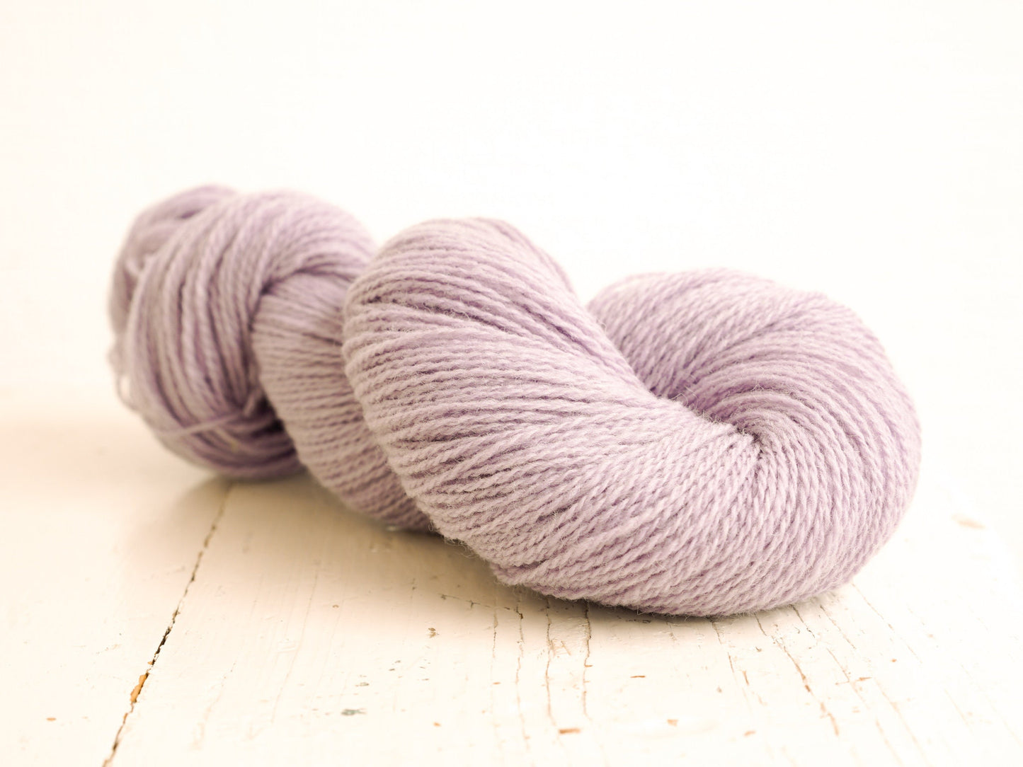 Lilac fingering wool yarn | lilac-fingering-wool-yarn