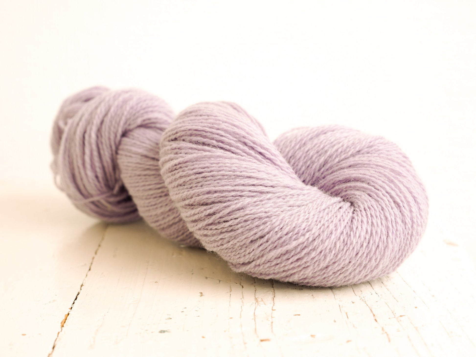 Lilac fingering wool yarn | lilac-fingering-wool-yarn