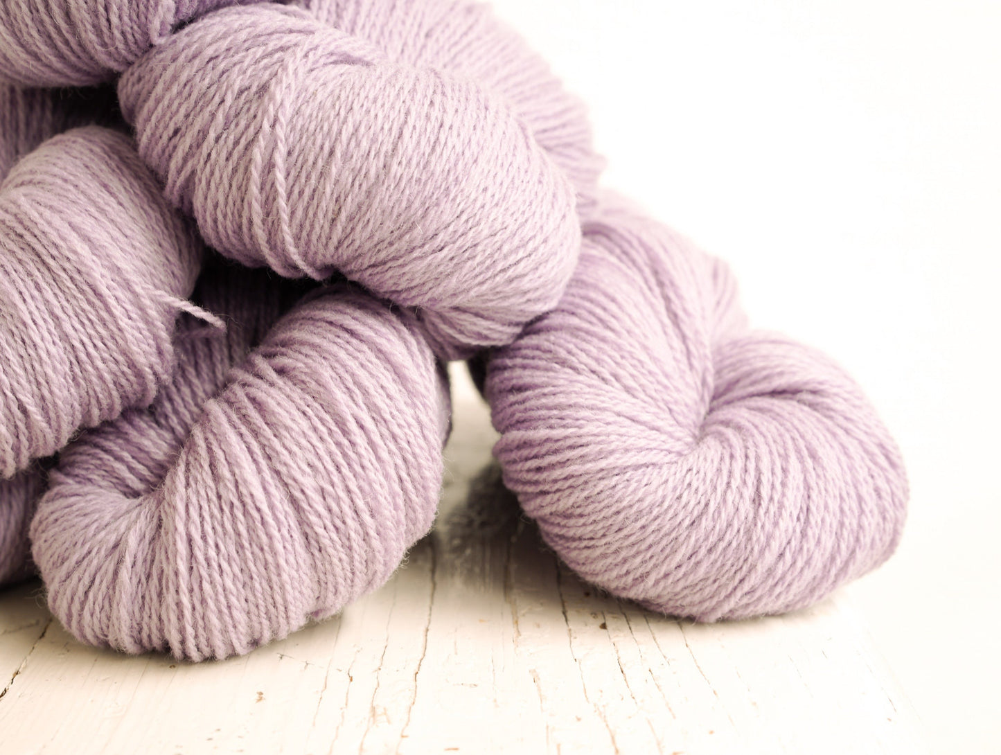 Lilac fingering wool yarn | lilac-fingering-wool-yarn