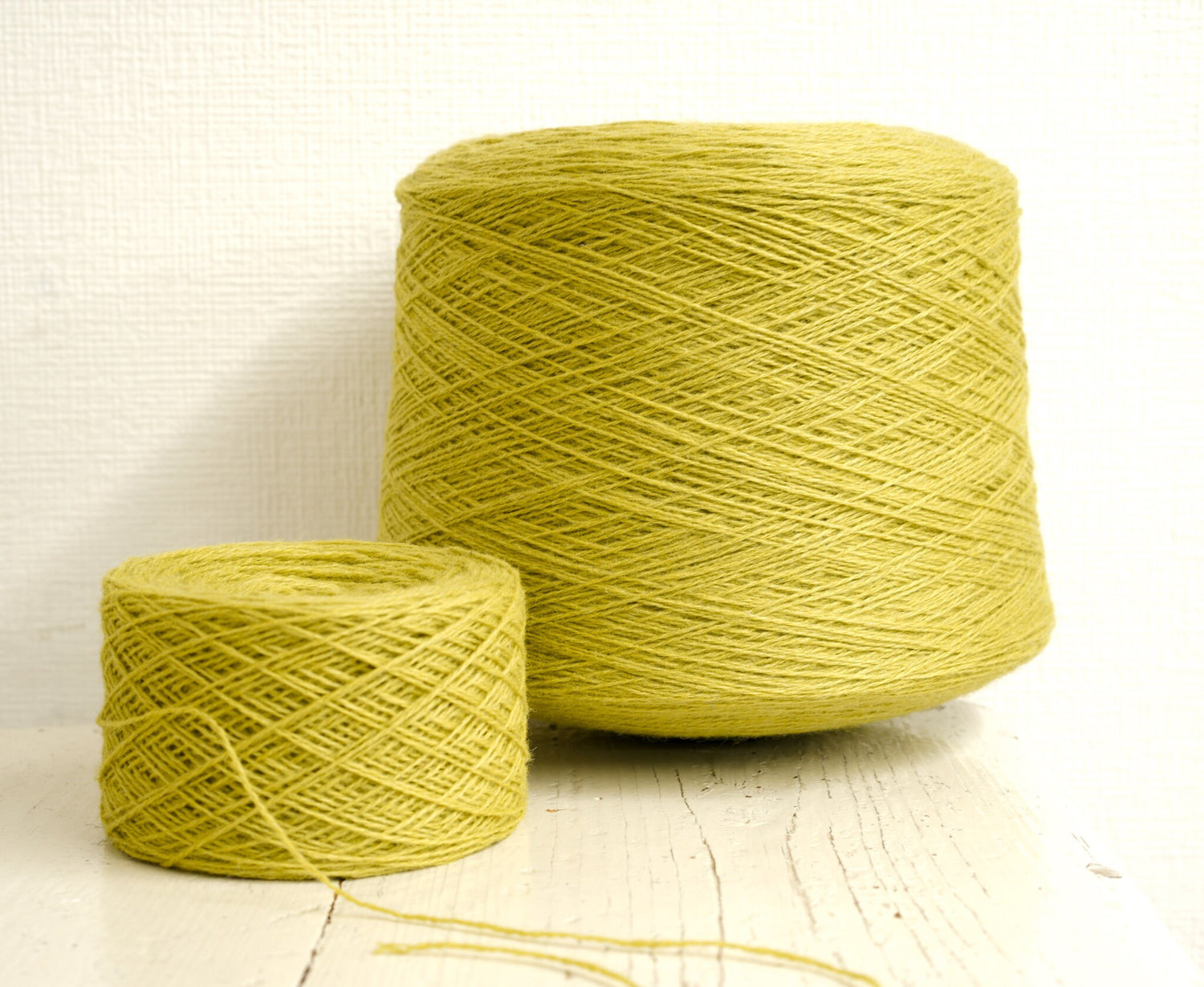 Salad green New Zealand wool cone 0,9kg/31.7oz, fingering fiber for weaving plaids, for knitting poncho, women&