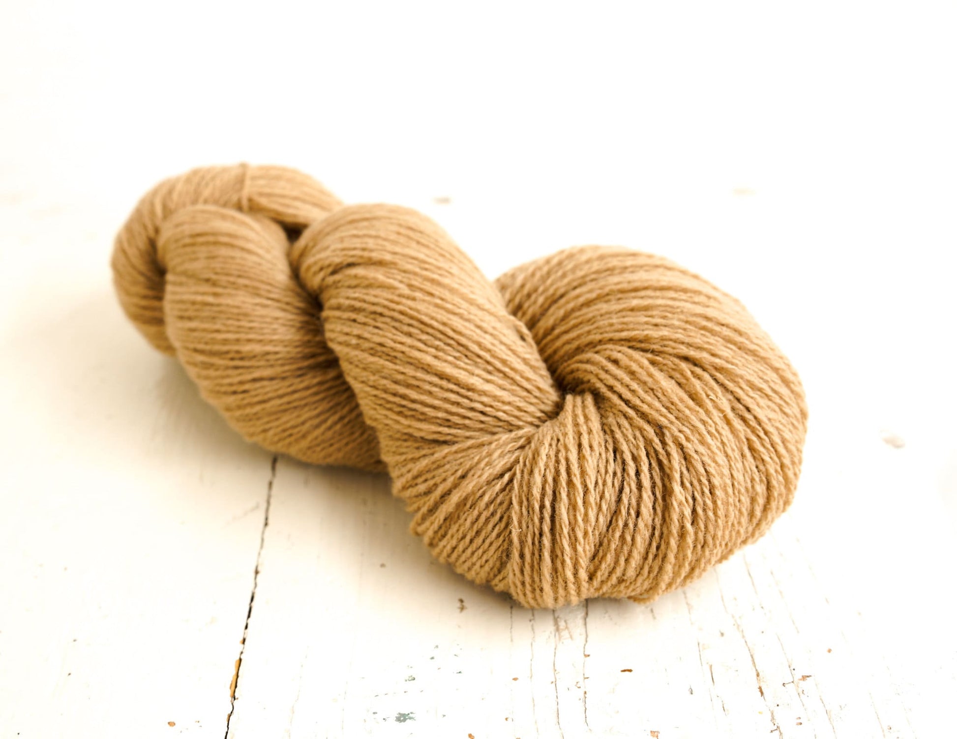 Latte brown wool yarn - 100g./3,50 oz. - New Zealand wool for hand or machine knitting, weaving plaids, cardigans, knitter gift - 650 Color | latte-brown-wool-yarn-100g-3-50-oz-new-zealand-wool-for-hand-or-machine-knitting-weaving-plaids-cardigans-knitter-gift-650-color