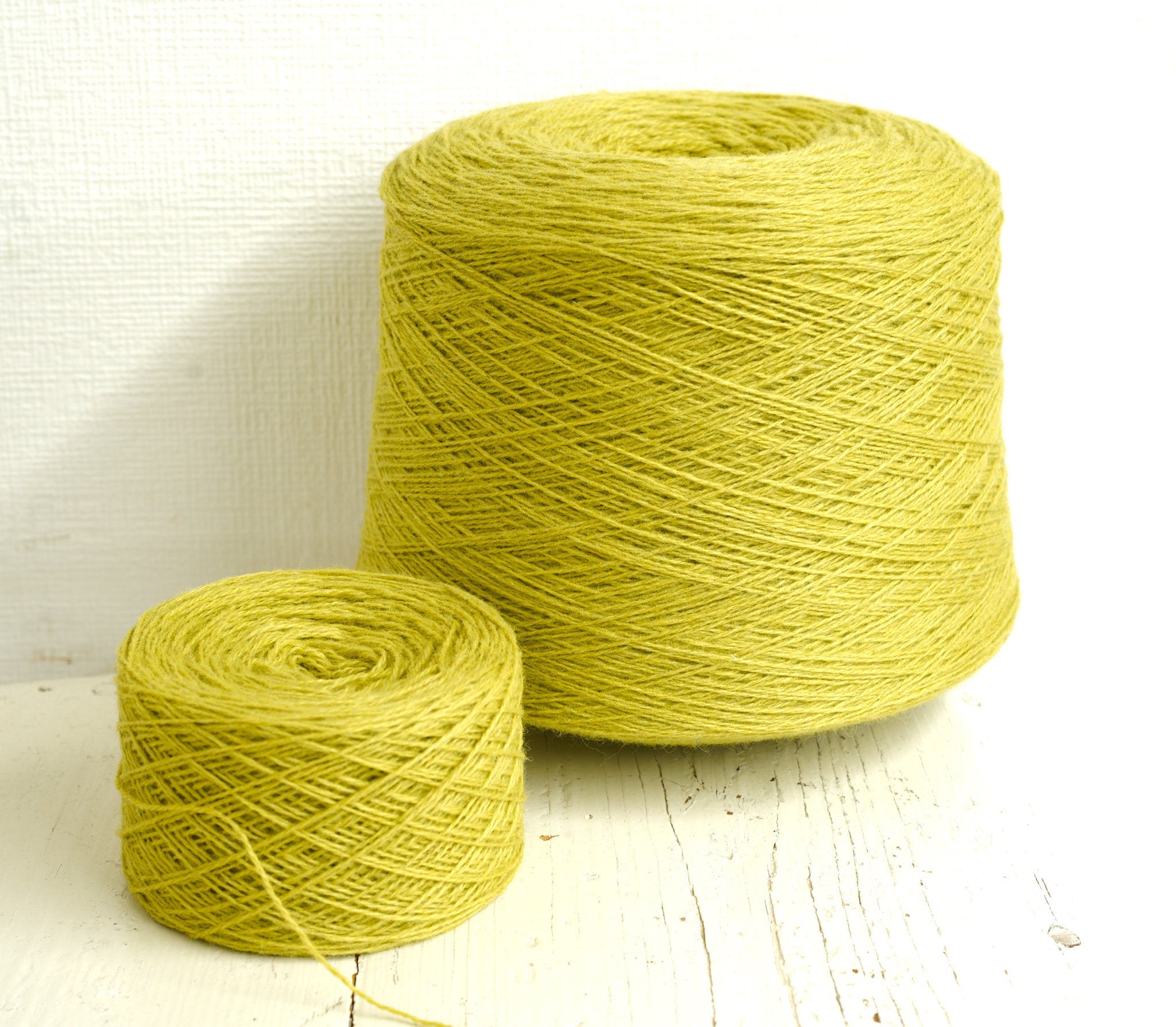 Salad green New Zealand wool cone 0,9kg/31.7oz, fingering fiber for weaving plaids, for knitting poncho, women&